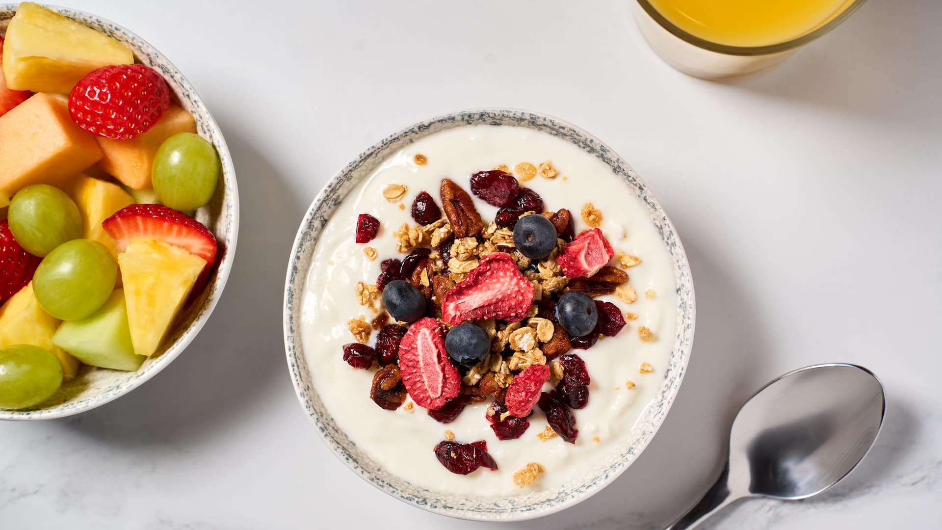 Hyatt Place HP_P0593 Breakfast Yogurt With Fruit