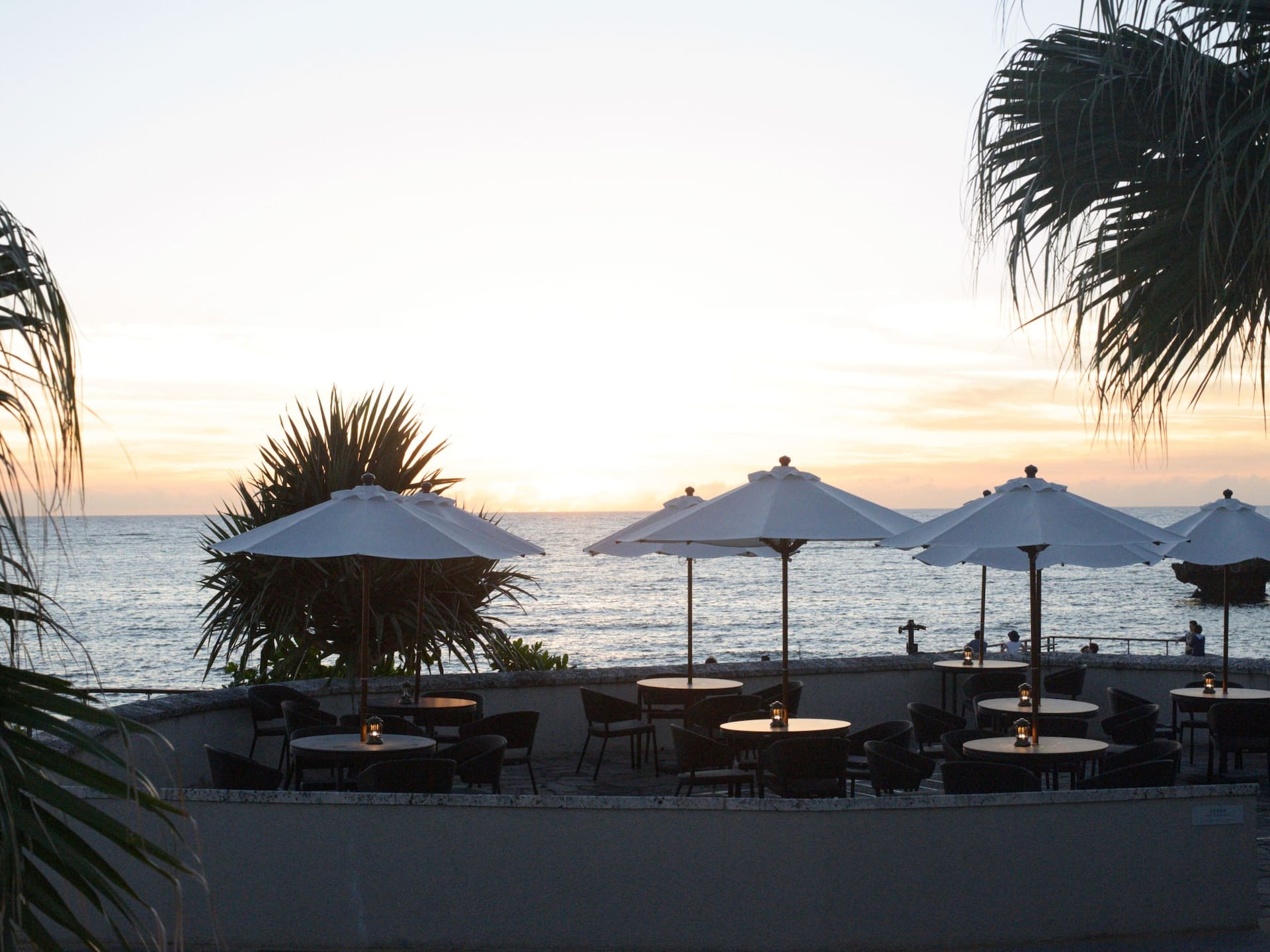 Hyatt Regency Seragaki Island, Okinawa Poolside Bar Seating