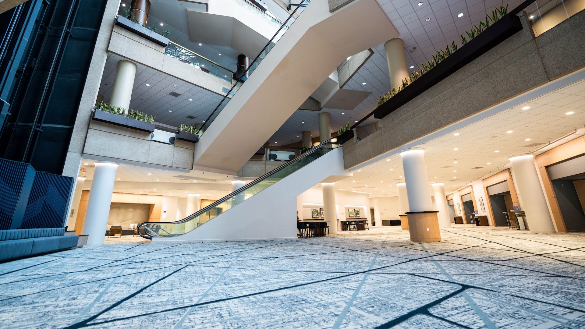 2 of 4 Hyatt Regency Crystal City at Reagan National Airport Regency Foyer Atrium