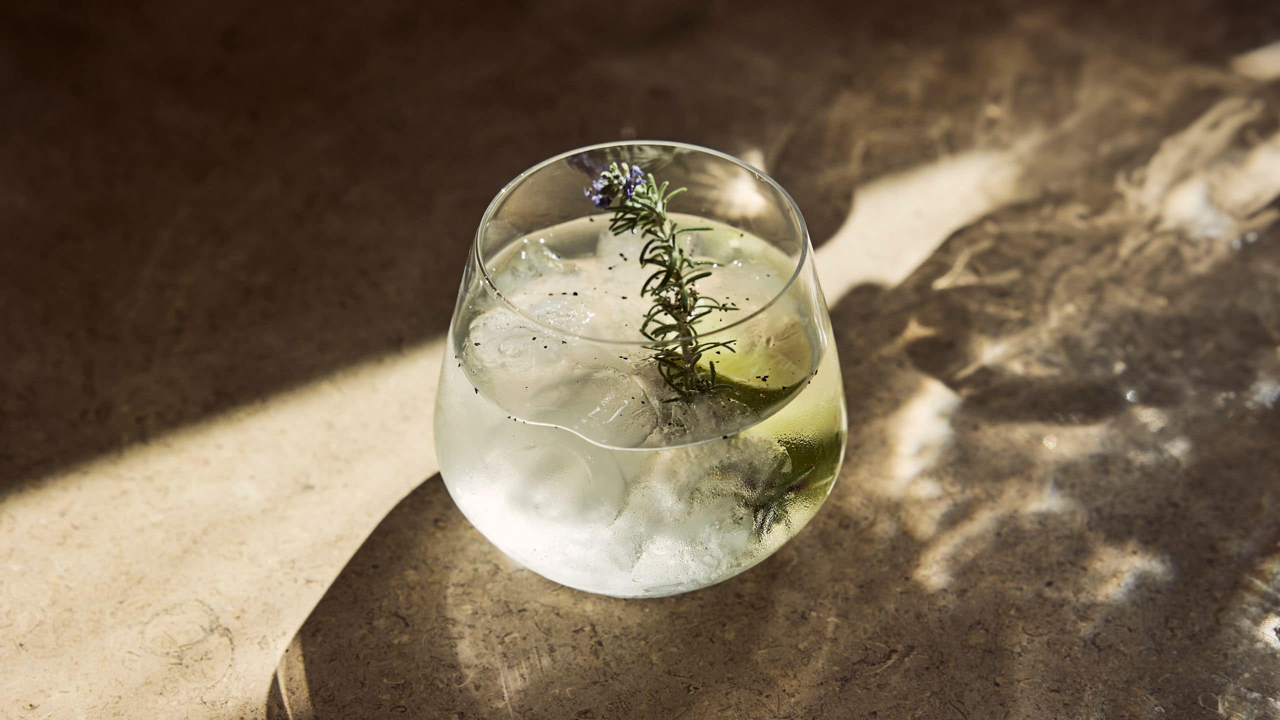 Zelia Halkidiki Hebe Bar Glass With A Cocktail
