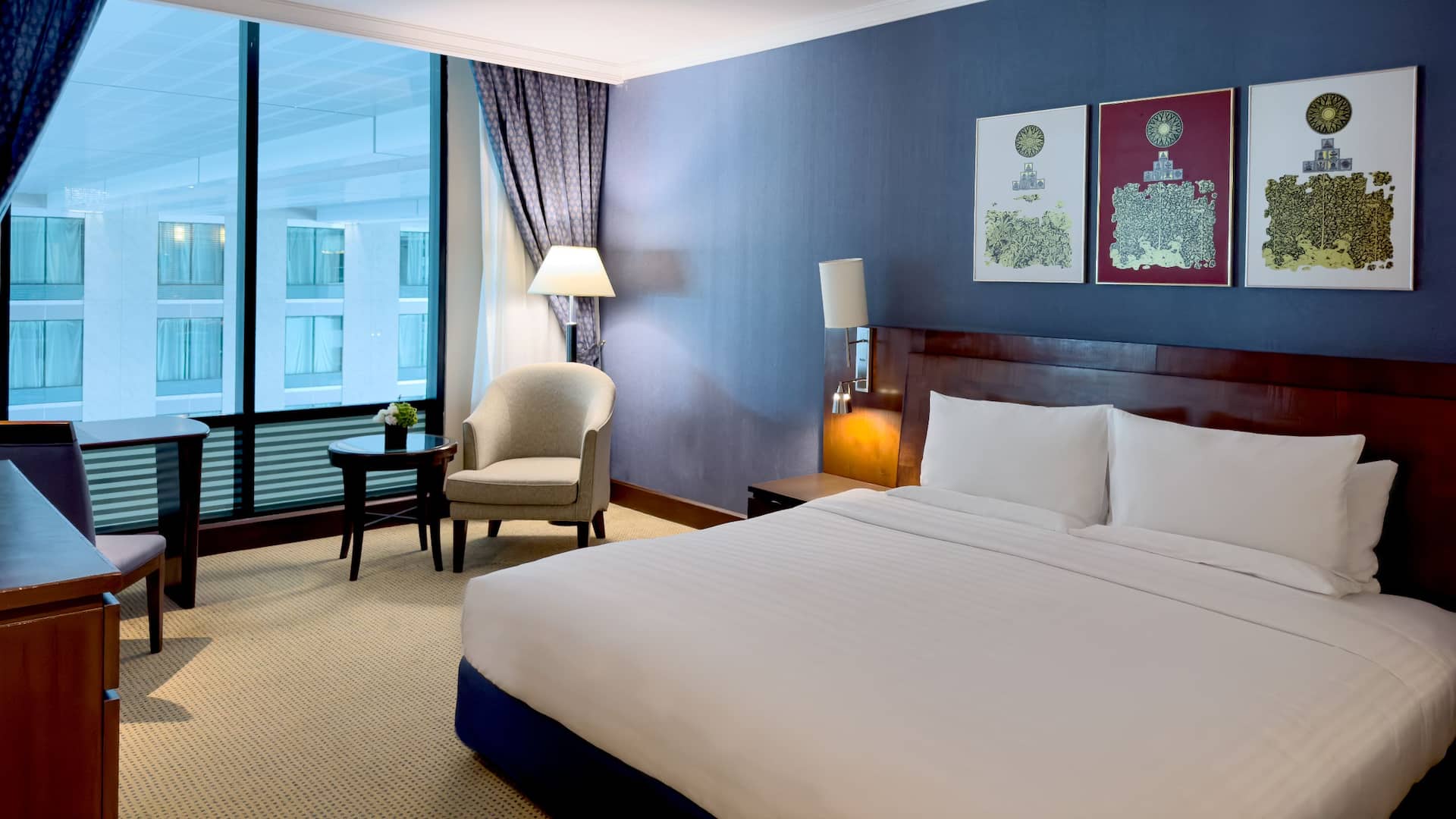 Hyatt Regency Bangkok Suvarnabhumi Airport Club Room King Lobby View