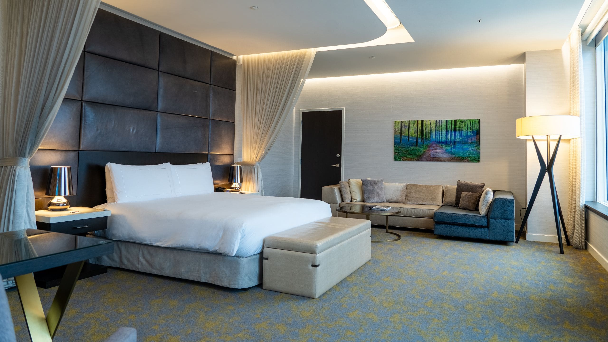2 de 3 Hotel X Toronto Royal Suite Profile