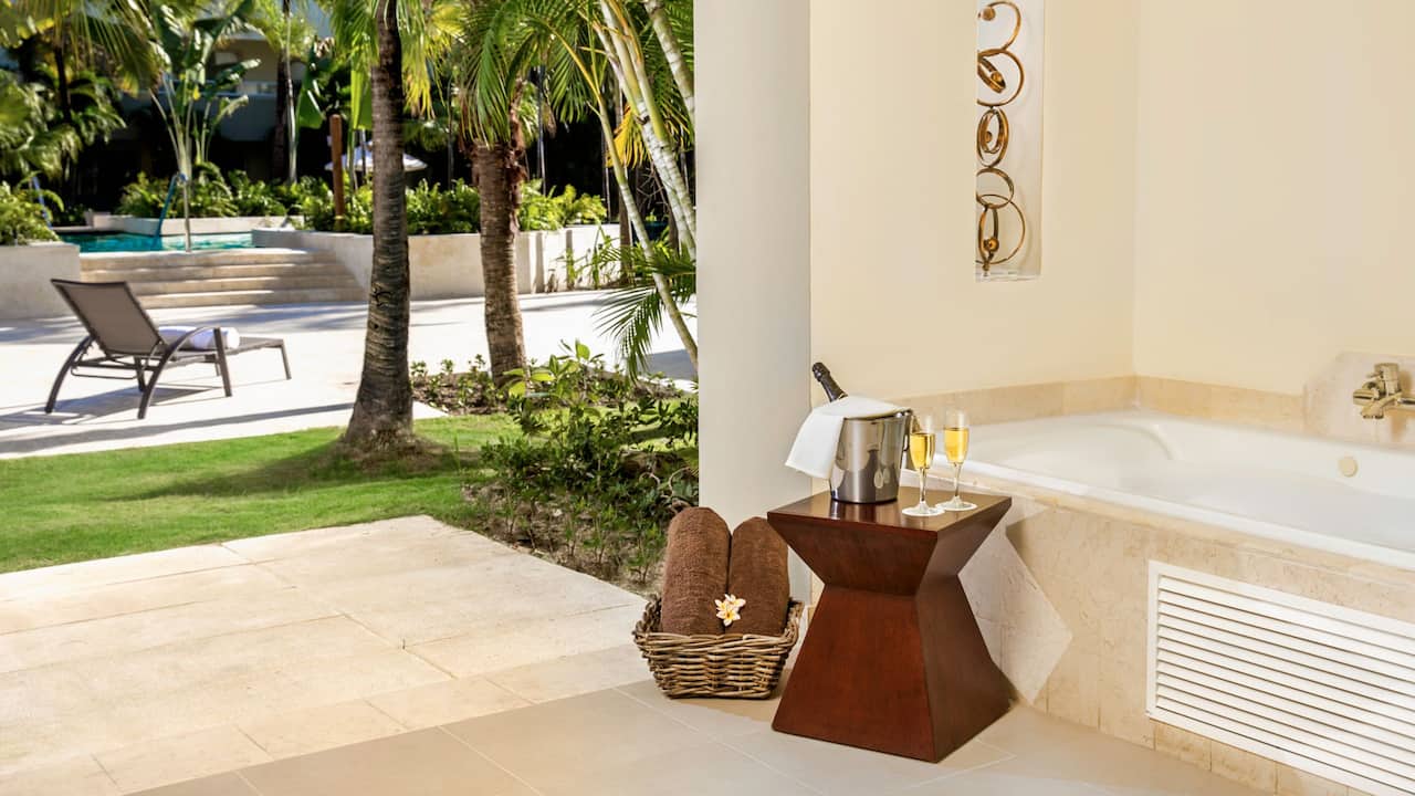 Deluxe Pool Terrace View