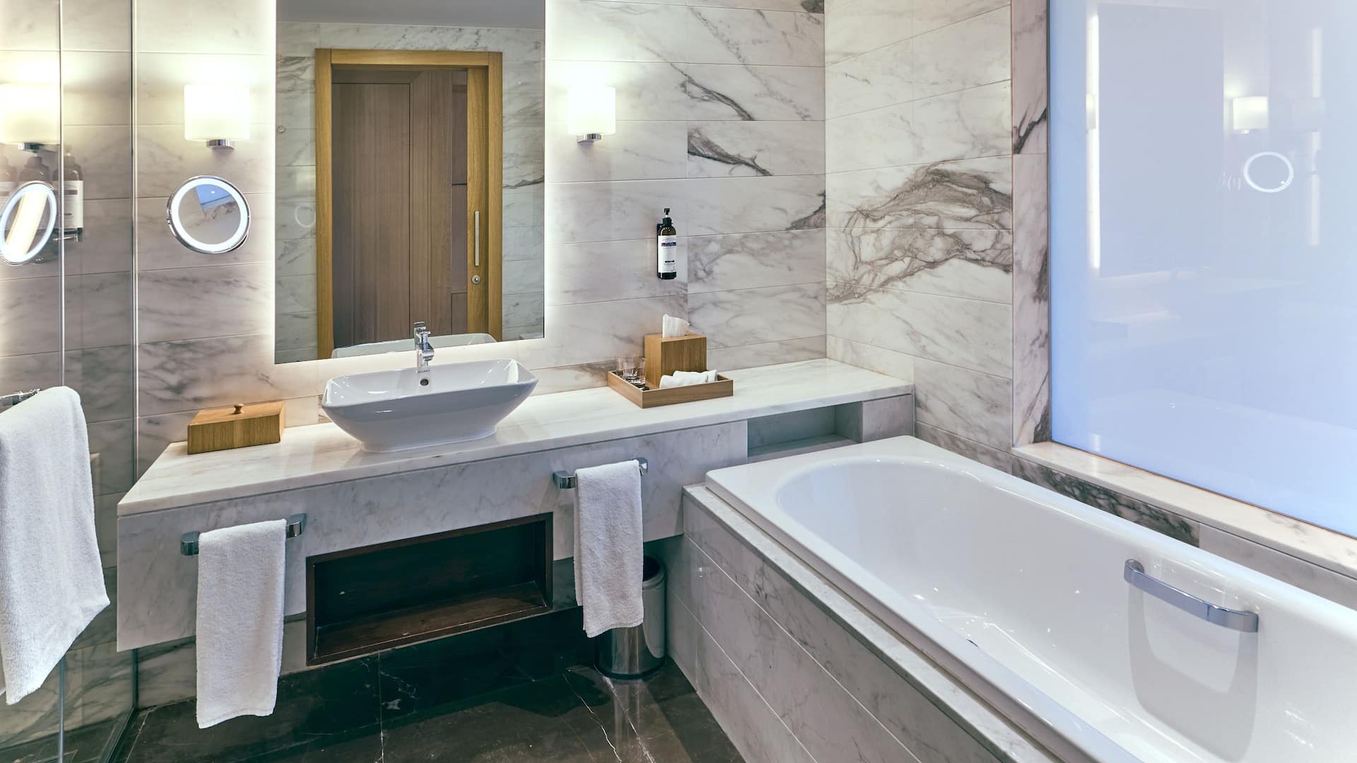 Hyatt Regency Tashkent Twin Bathroom
