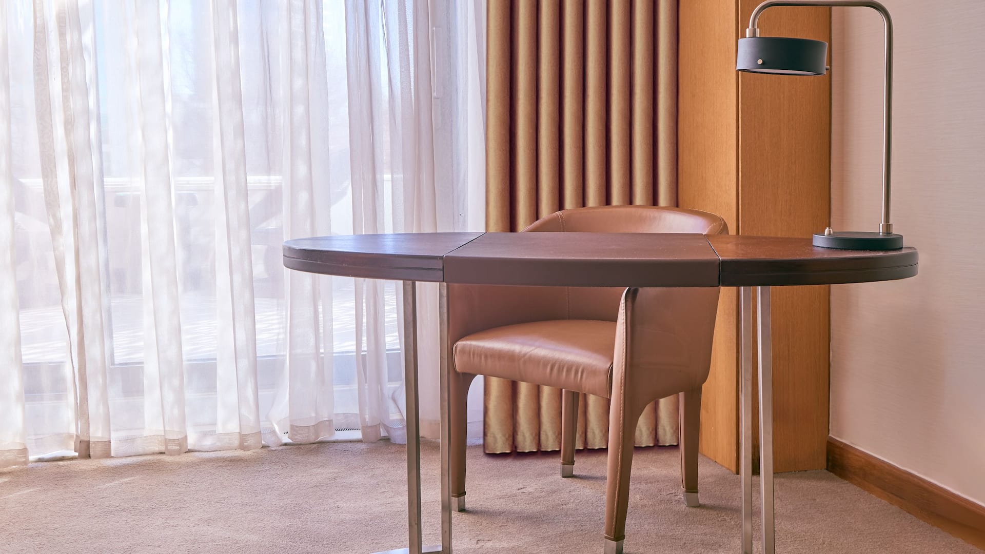 Hyatt Regency Tashkent Twin Table