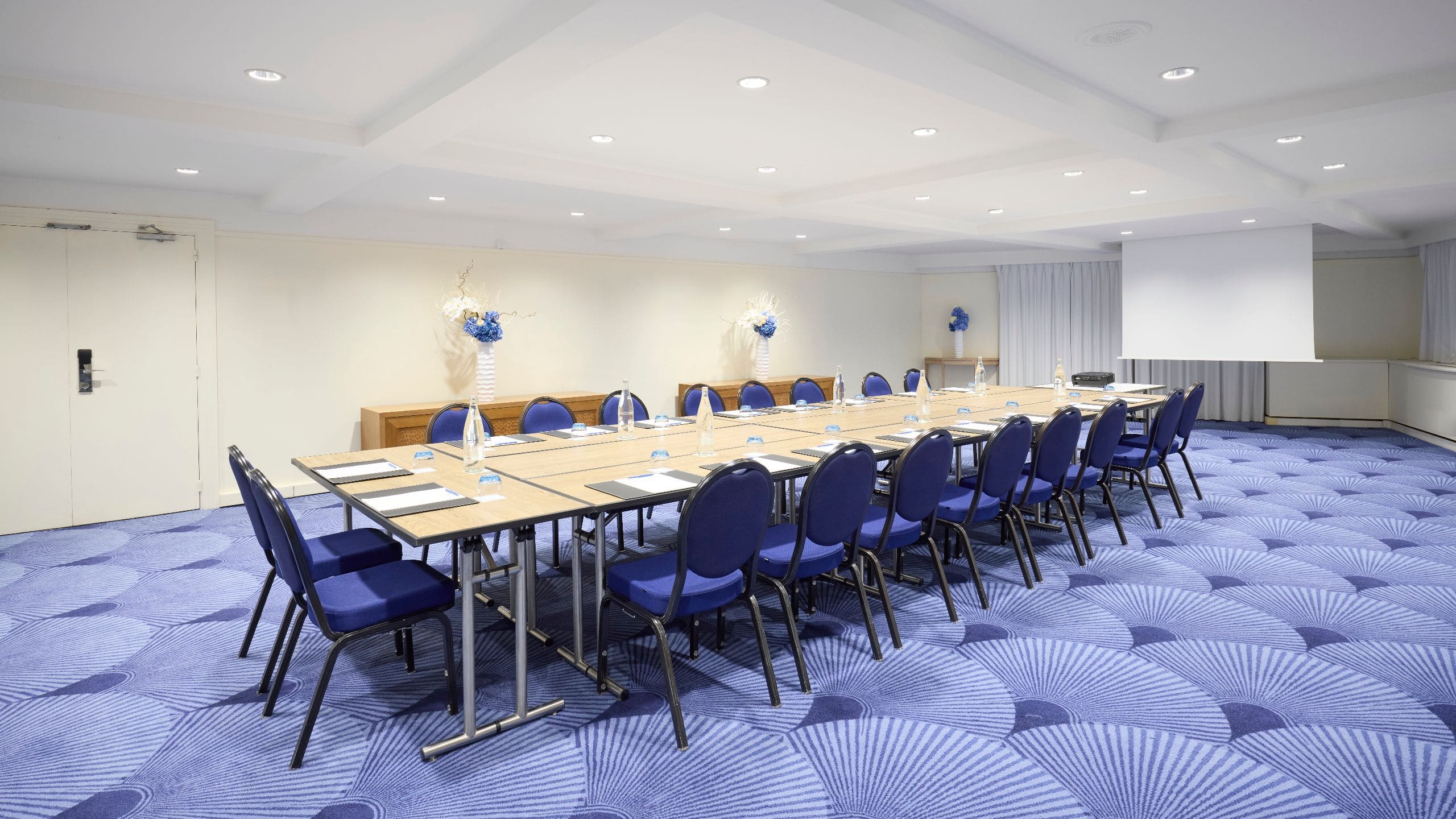 Hôtel Martinez Cypres Two Set Up Boardroom
