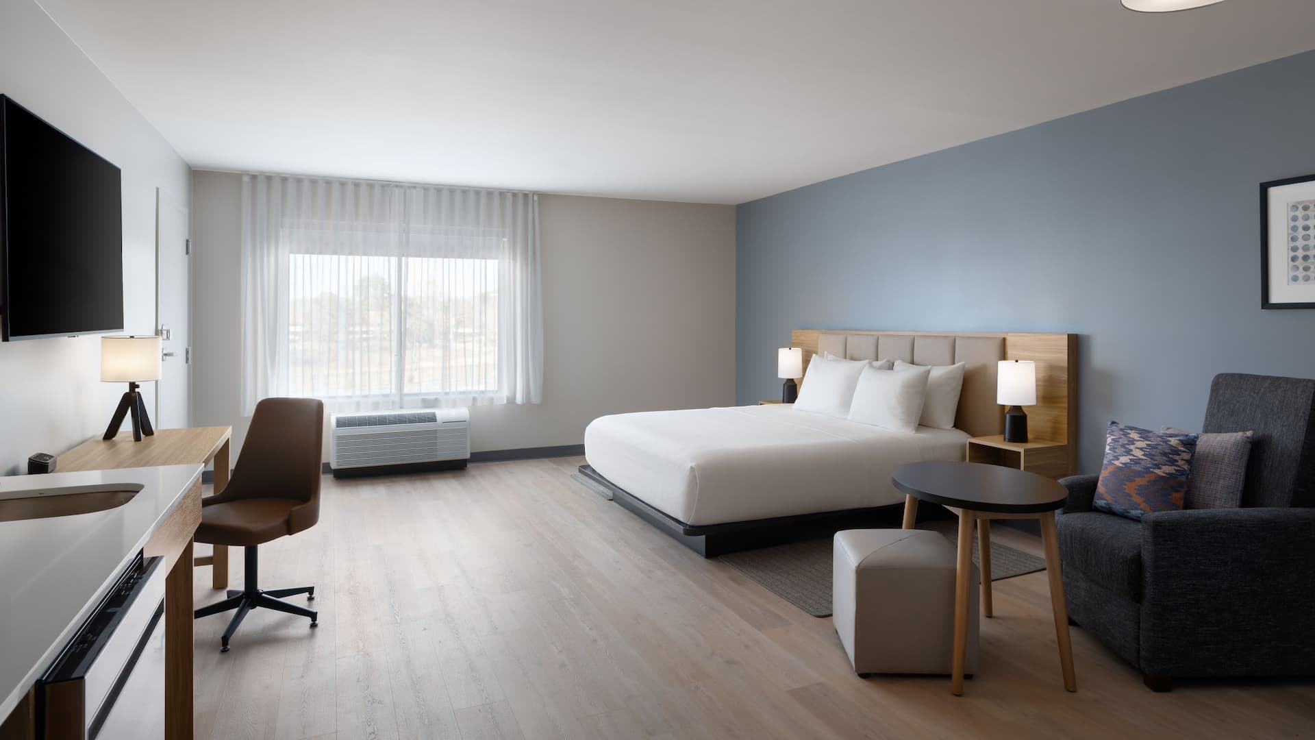 Hyatt Studios Mobile / Tillmans Corner Ada King Studio