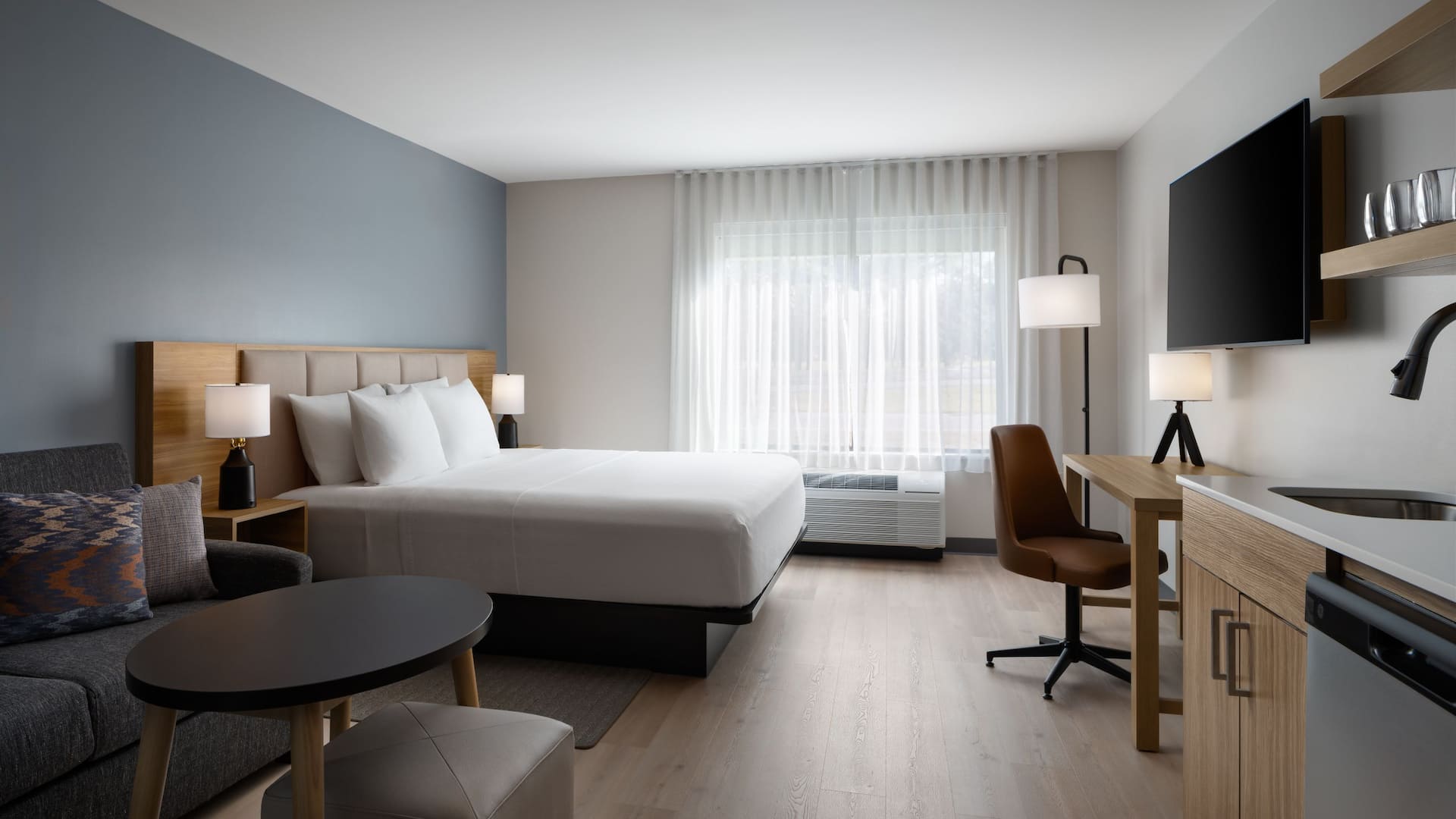 Hyatt Studios Mobile / Tillmans Corner King Studio
