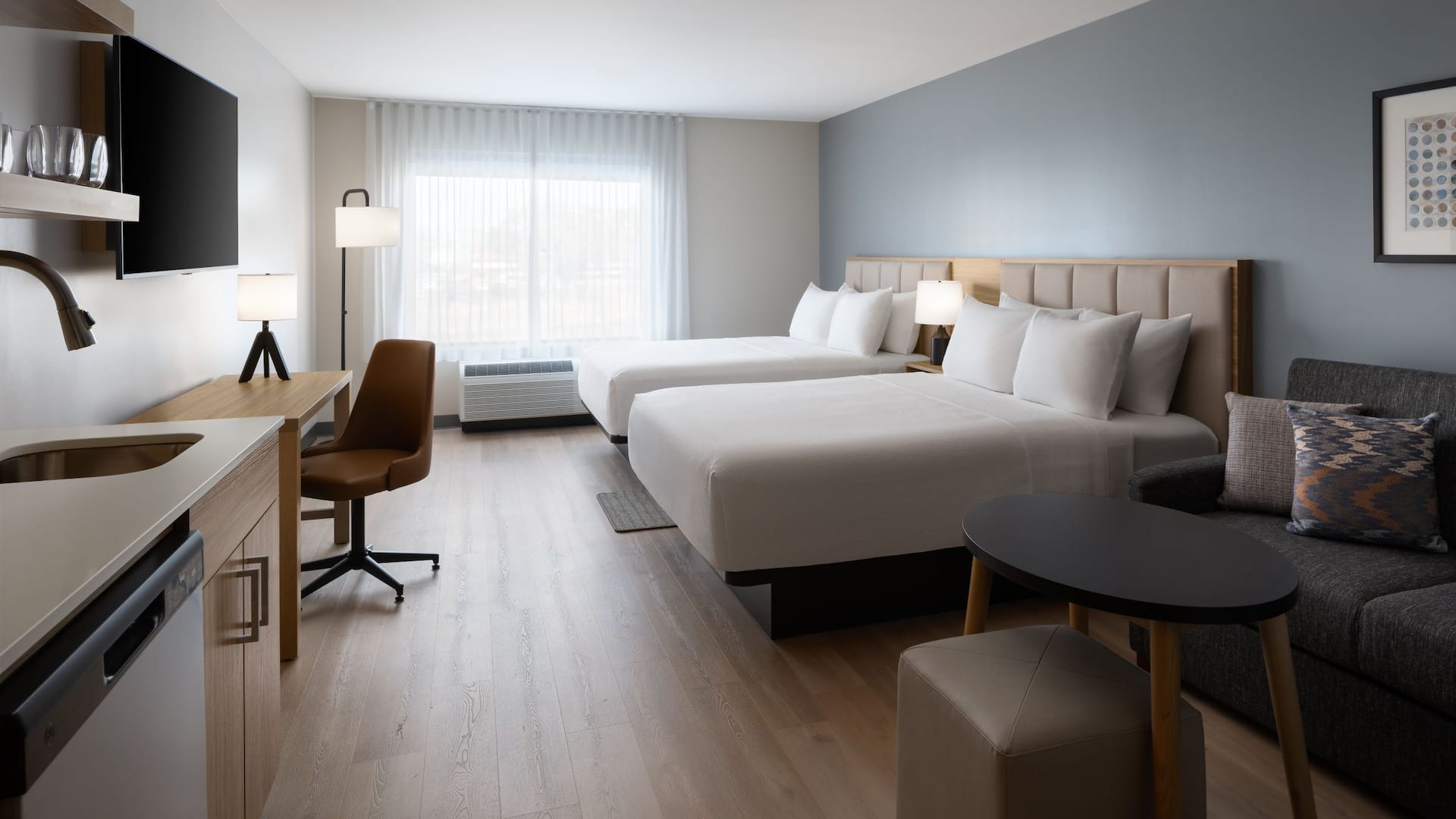Hyatt Studios Mobile / Tillmans Corner Queen Studio