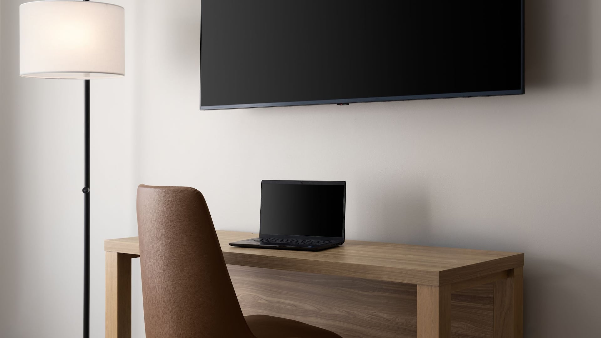 Hyatt Studios Mobile / Tillmans Corner Standard Desk