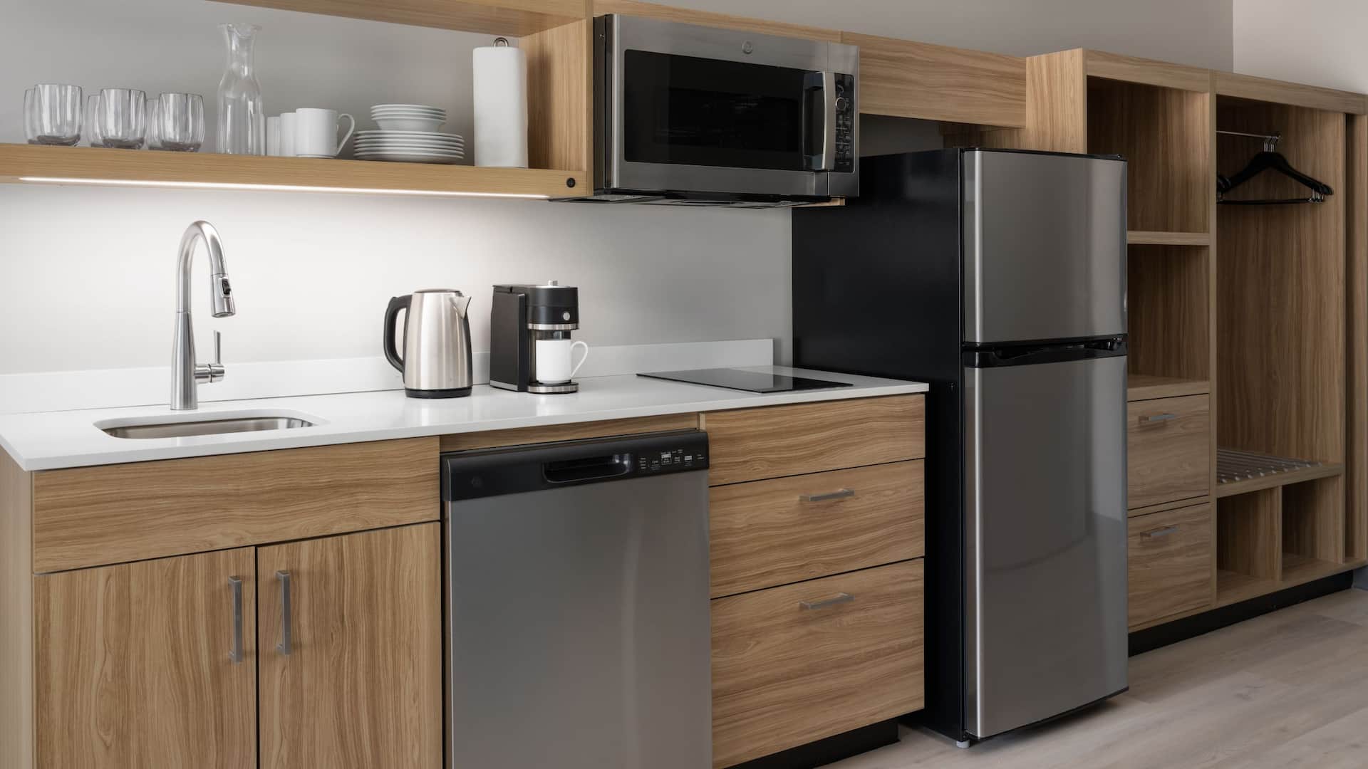 Hyatt Studios Mobile / Tillmans Corner Standard Kitchen Setup