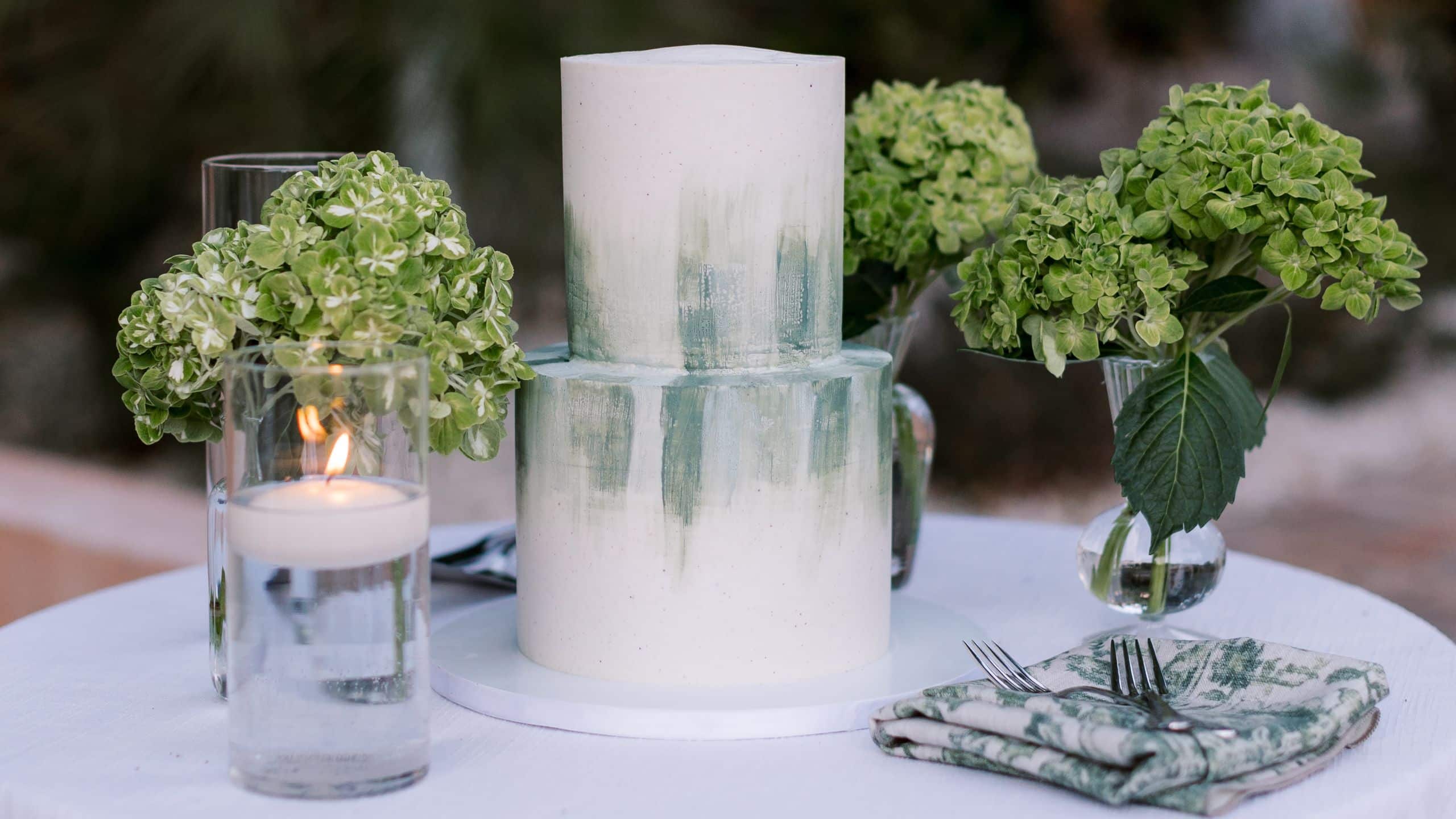 Royal Palms Resort and Spa Wedding Cake With Green And White Shades