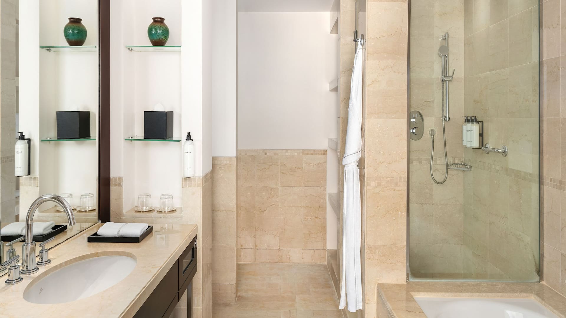 第 5，共 5 Grand Hyatt Doha Hotel & Villas Bathroom
