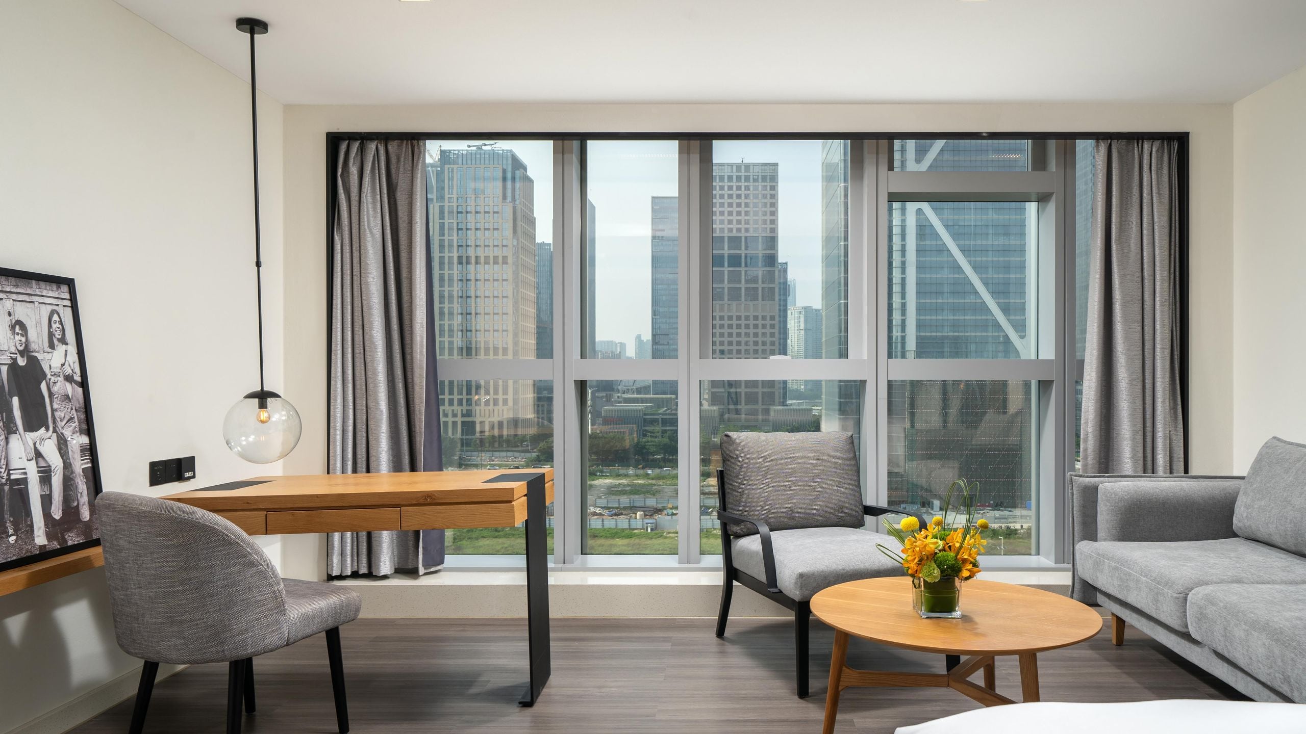 第 3，共 3 UrCove Guangzhou Canton Tower Exhibition Center  Deluxe King Table