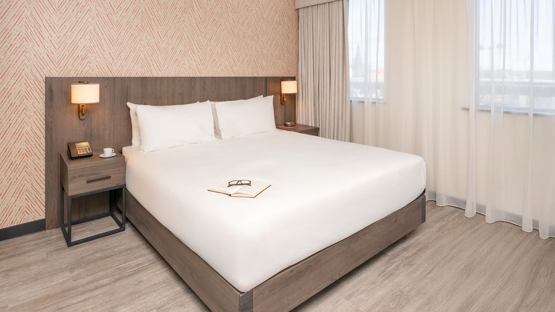 Hyatt House Leeds Accessible Room Bed
