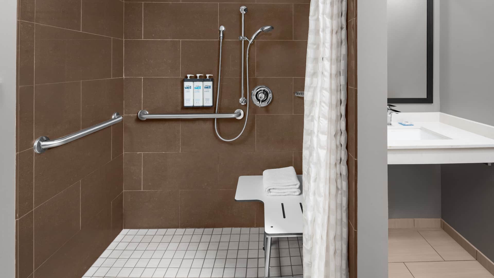 Hyatt House Pittsburgh-South Side Accessible Shower