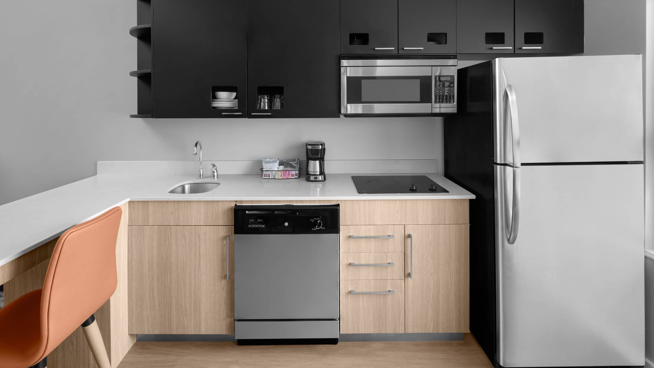 Hyatt House Pittsburgh-South Side One Bedroom King Suite Kitchen