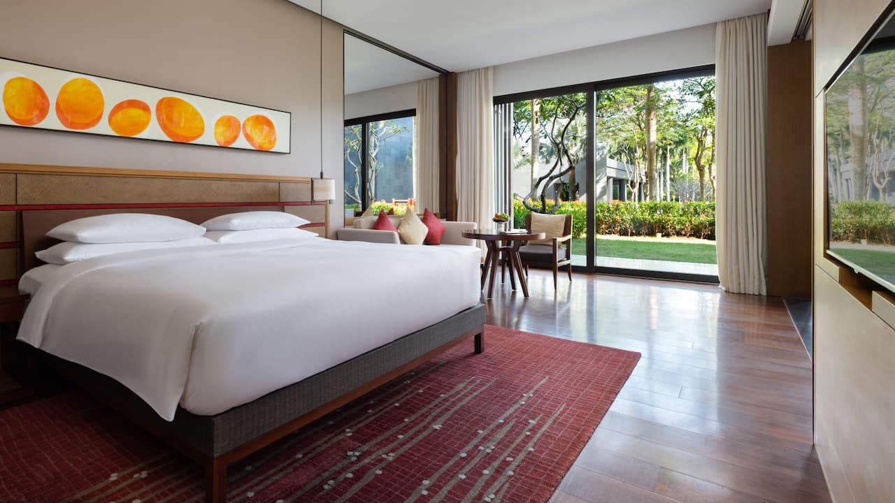 Garden View King Room 