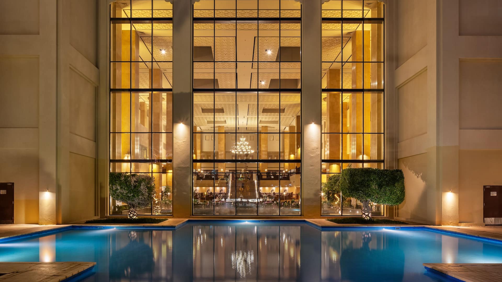 Grand Hyatt Doha Hotel & Villas Biscotti Lobby With Pool View