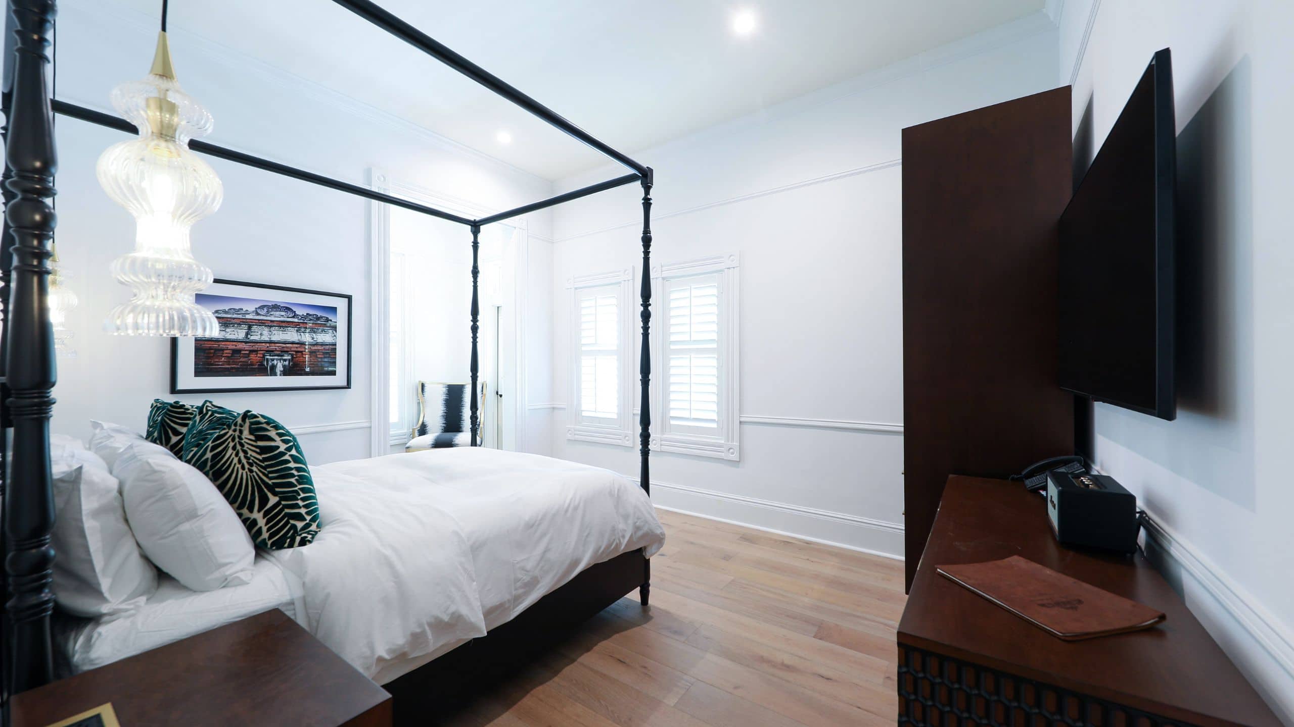 Fairmount Hotel Deluxe King Balcony Bedroom