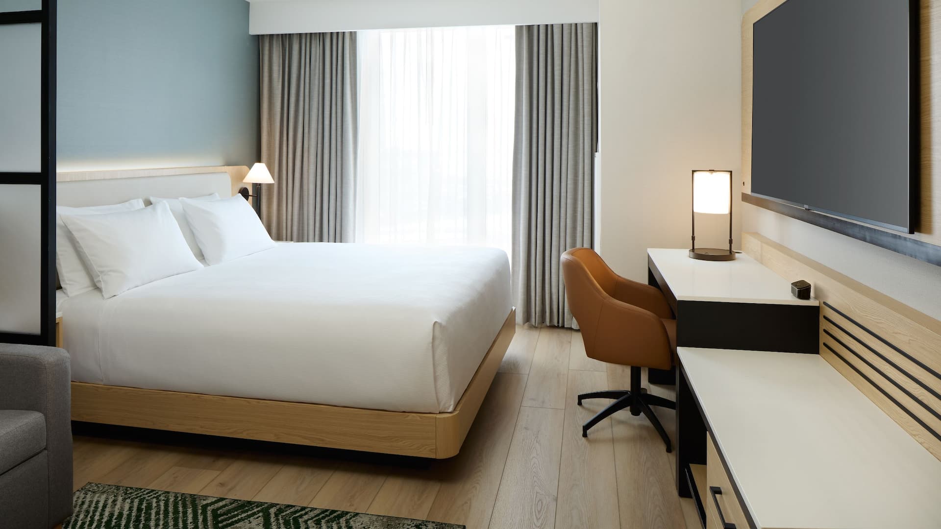 Hyatt Place Montreal Airport King Guestroom