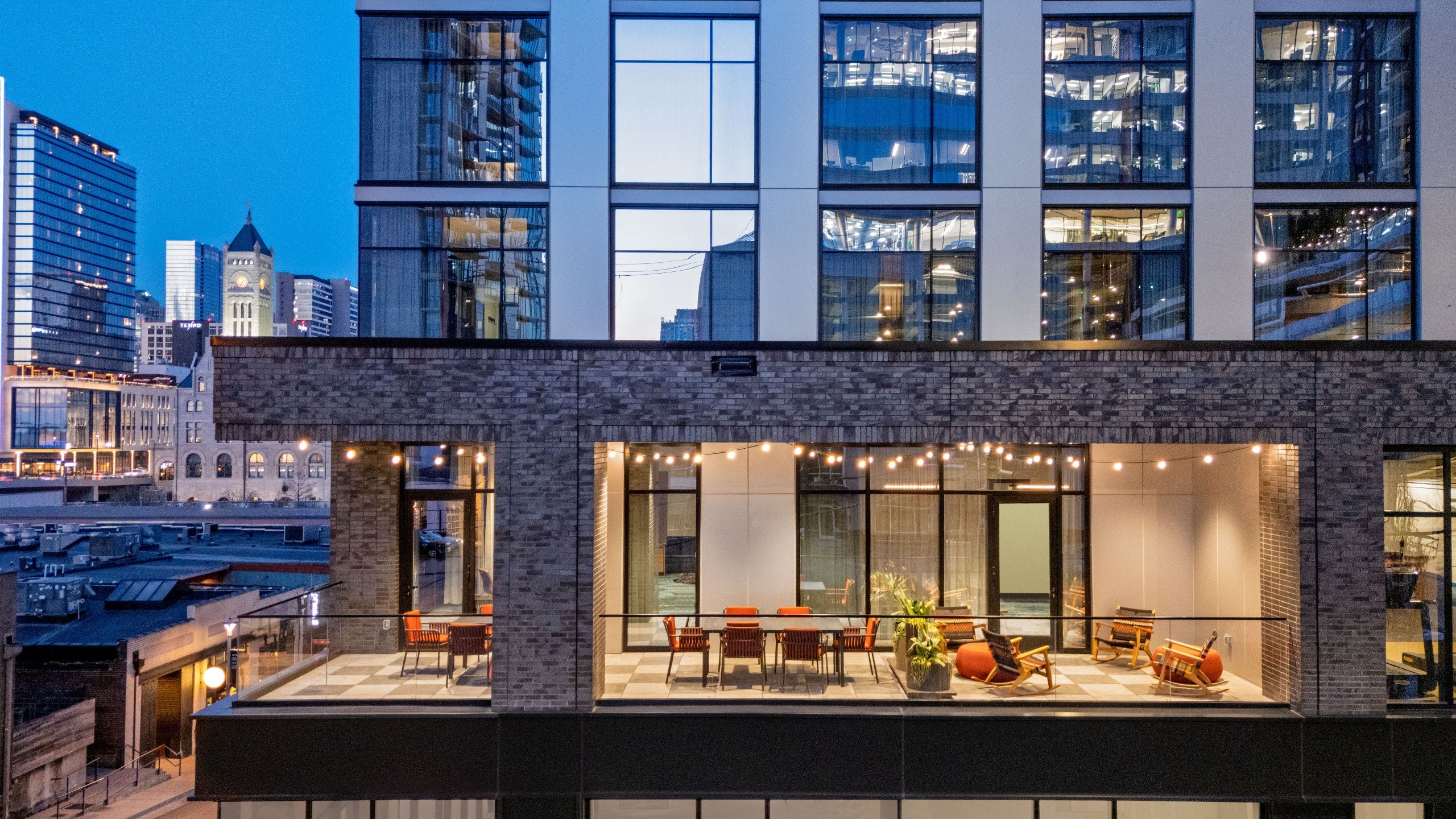 Caption by Hyatt Downtown Nashville – The Gulch Outdoor Terrace