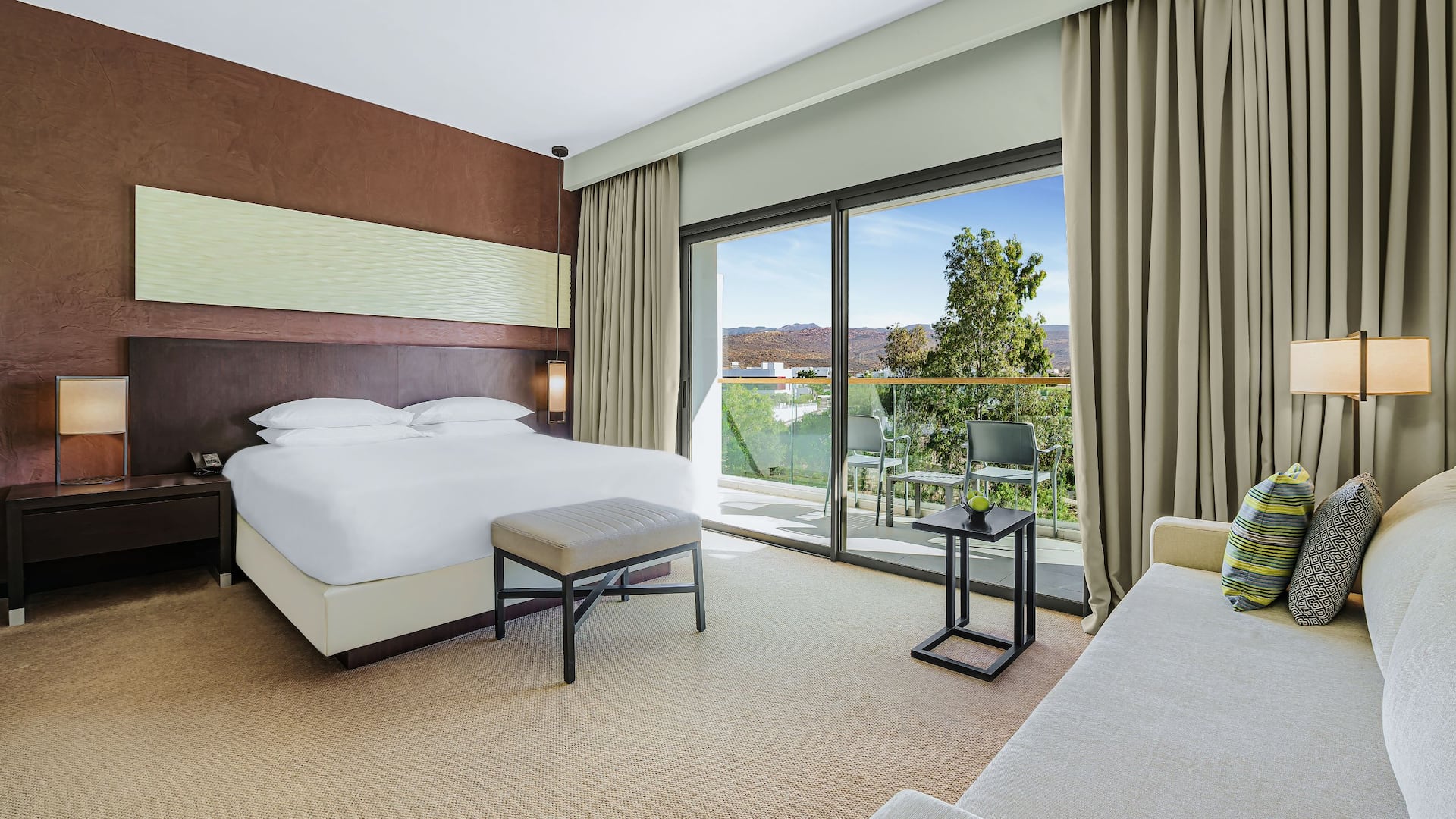 1 de 5 Hyatt Place Taghazout Bay King Size Bedroom With Couch