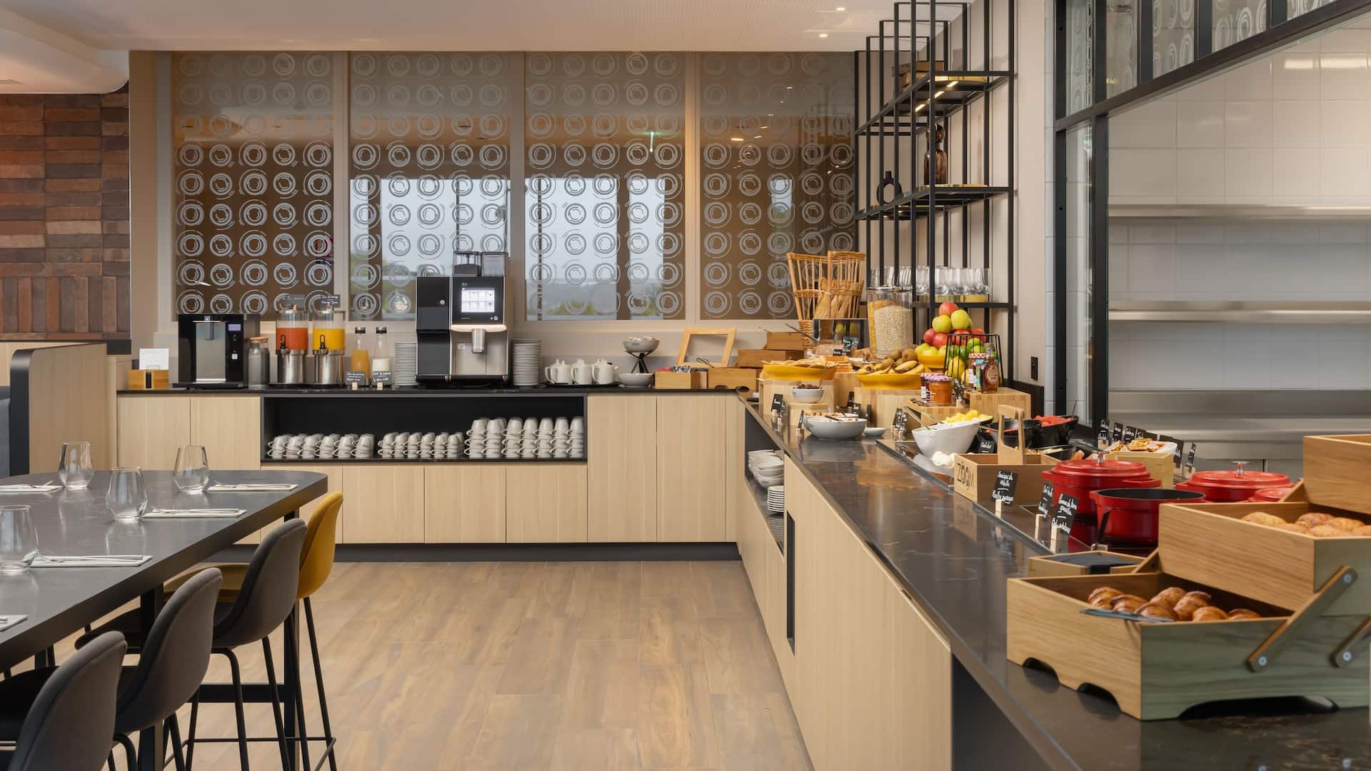 Hyatt Place Rouen Breakfast Buffet