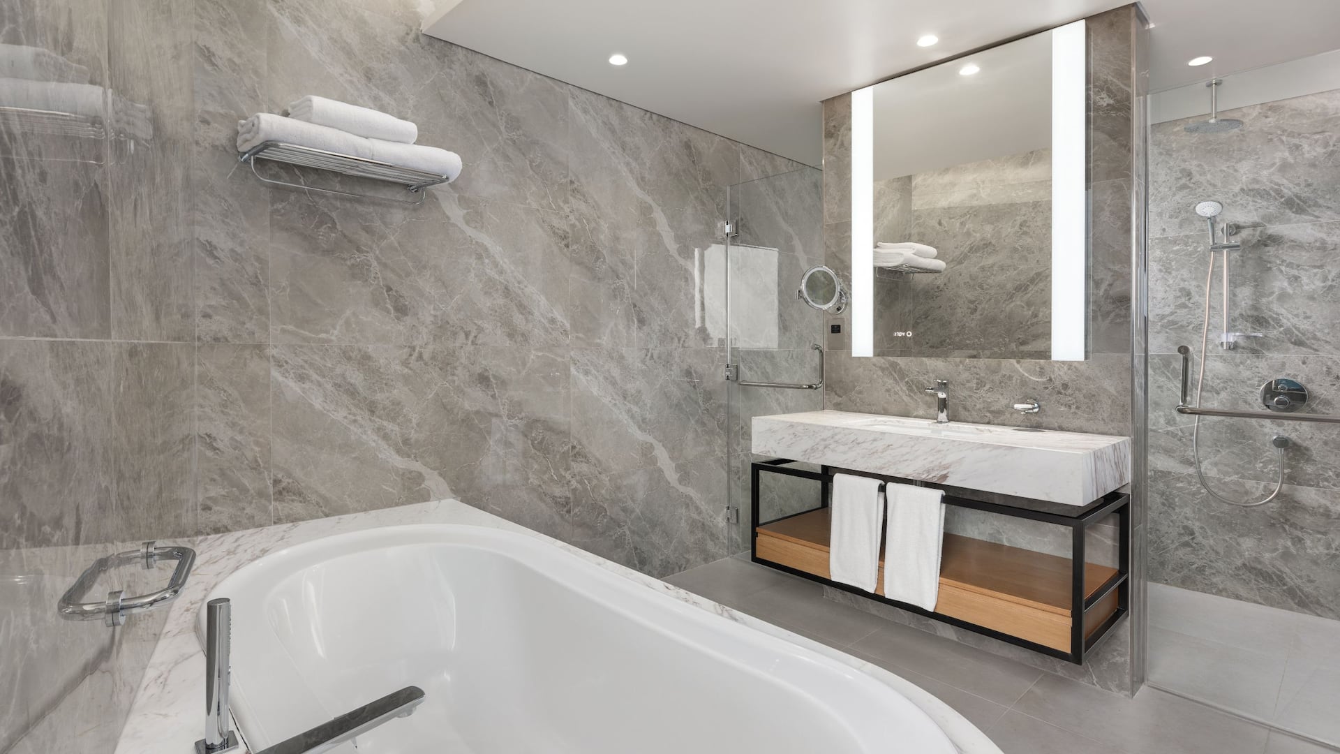 5 of 6 Hyatt Regency Oryx Doha Fitness Suite Bathtub