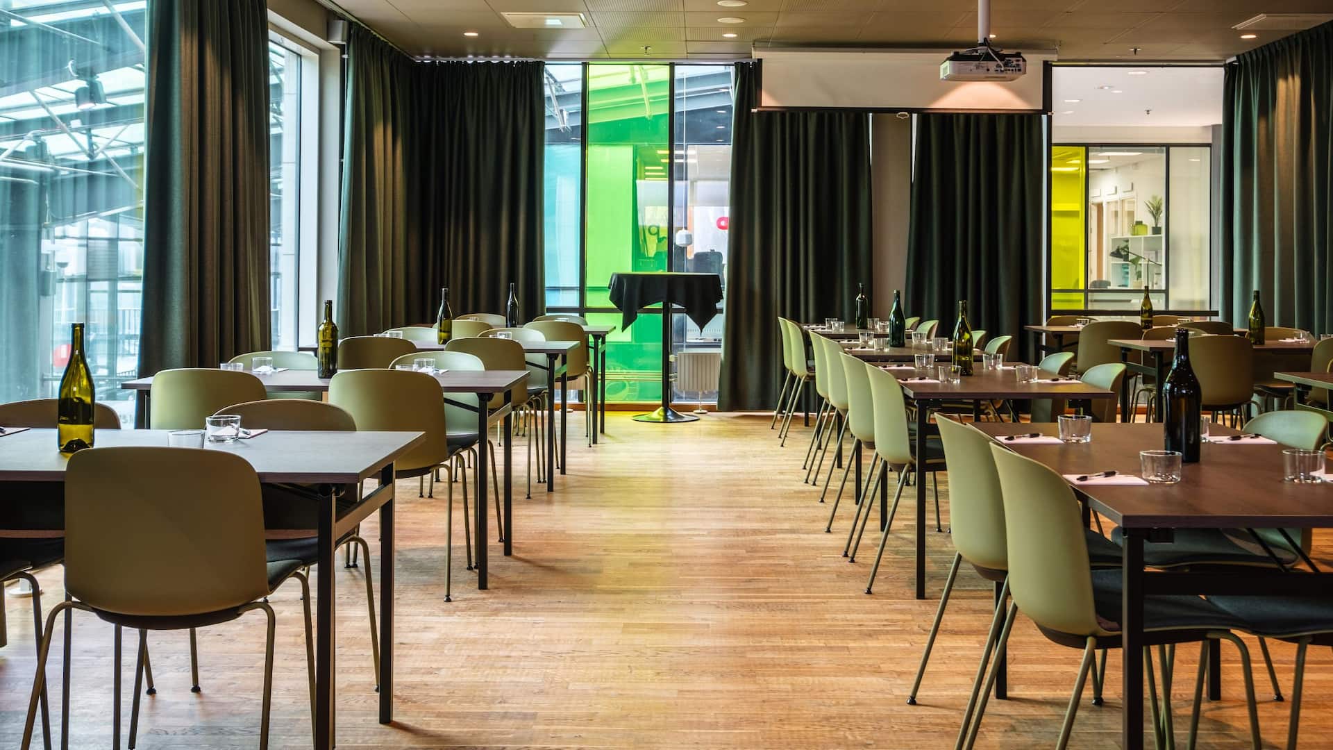 Hyatt Place Gothenburg Central Blanche Restaurant Seating Arrangement