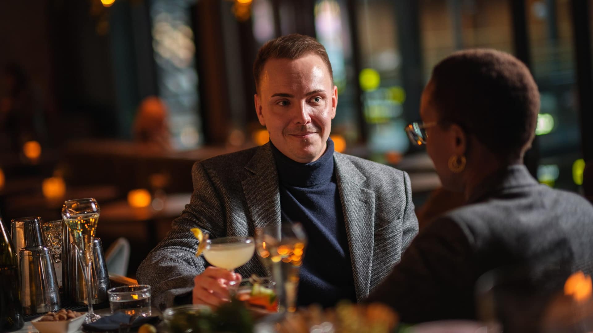 Hyatt Place Gothenburg Central Blanche Bar A Man With Drink