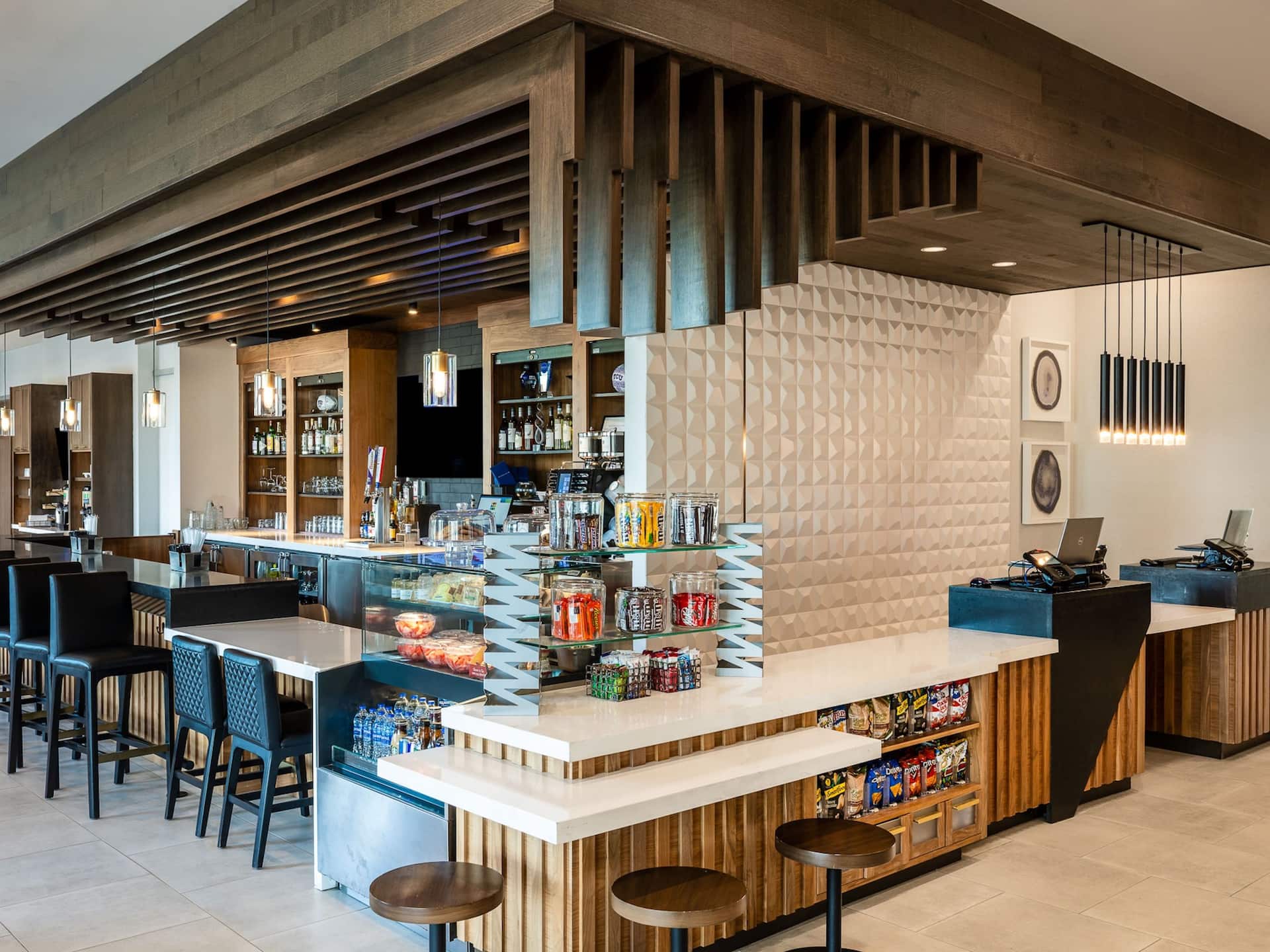 Hyatt Place Fort Worth / TCU Lobby Grab Go