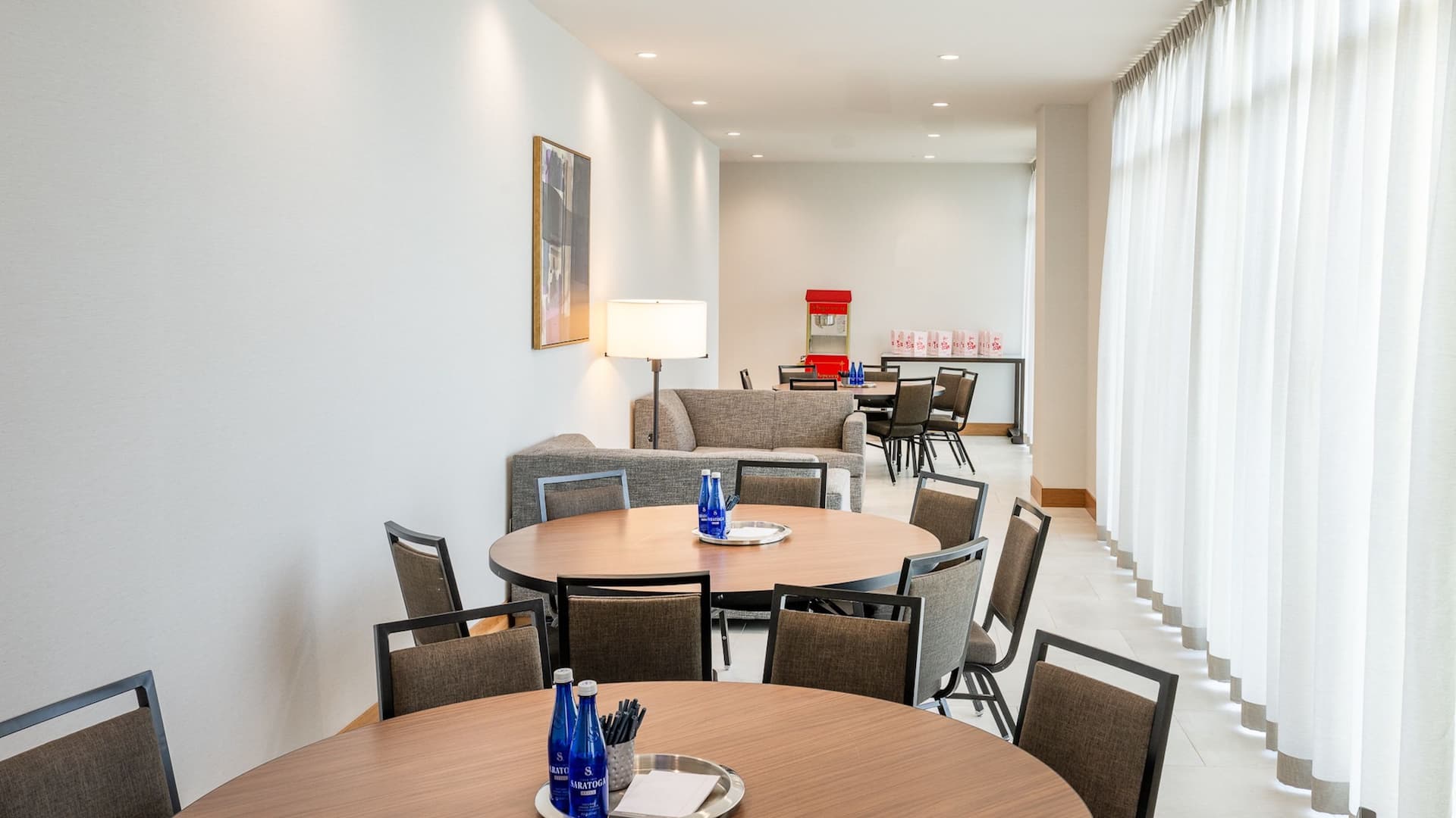 Hyatt Place Fort Worth / TCU Hall Seating Rounds