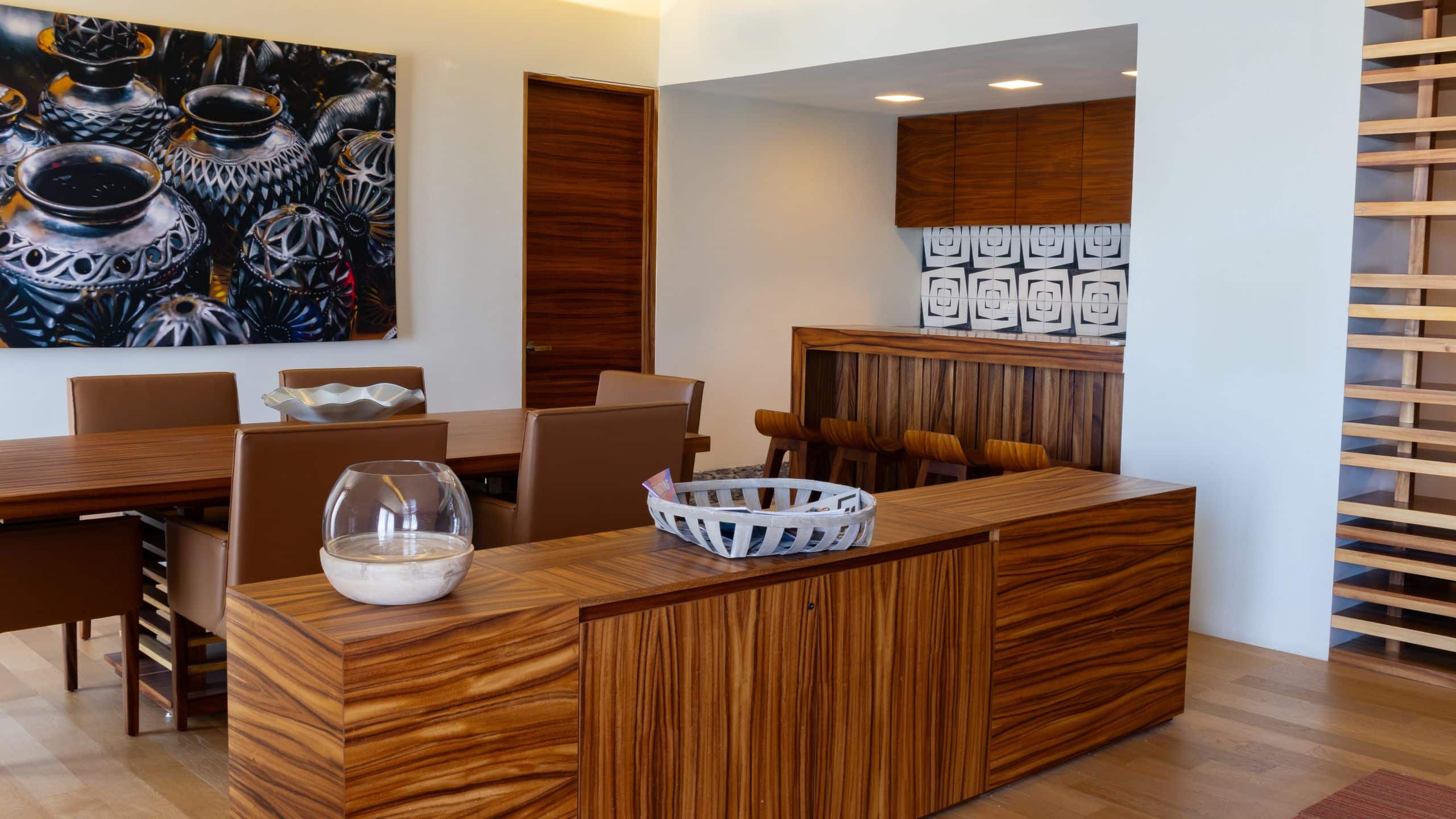 6 из 6 Hyatt Centric Campestre León Presidential Suite Dining Area