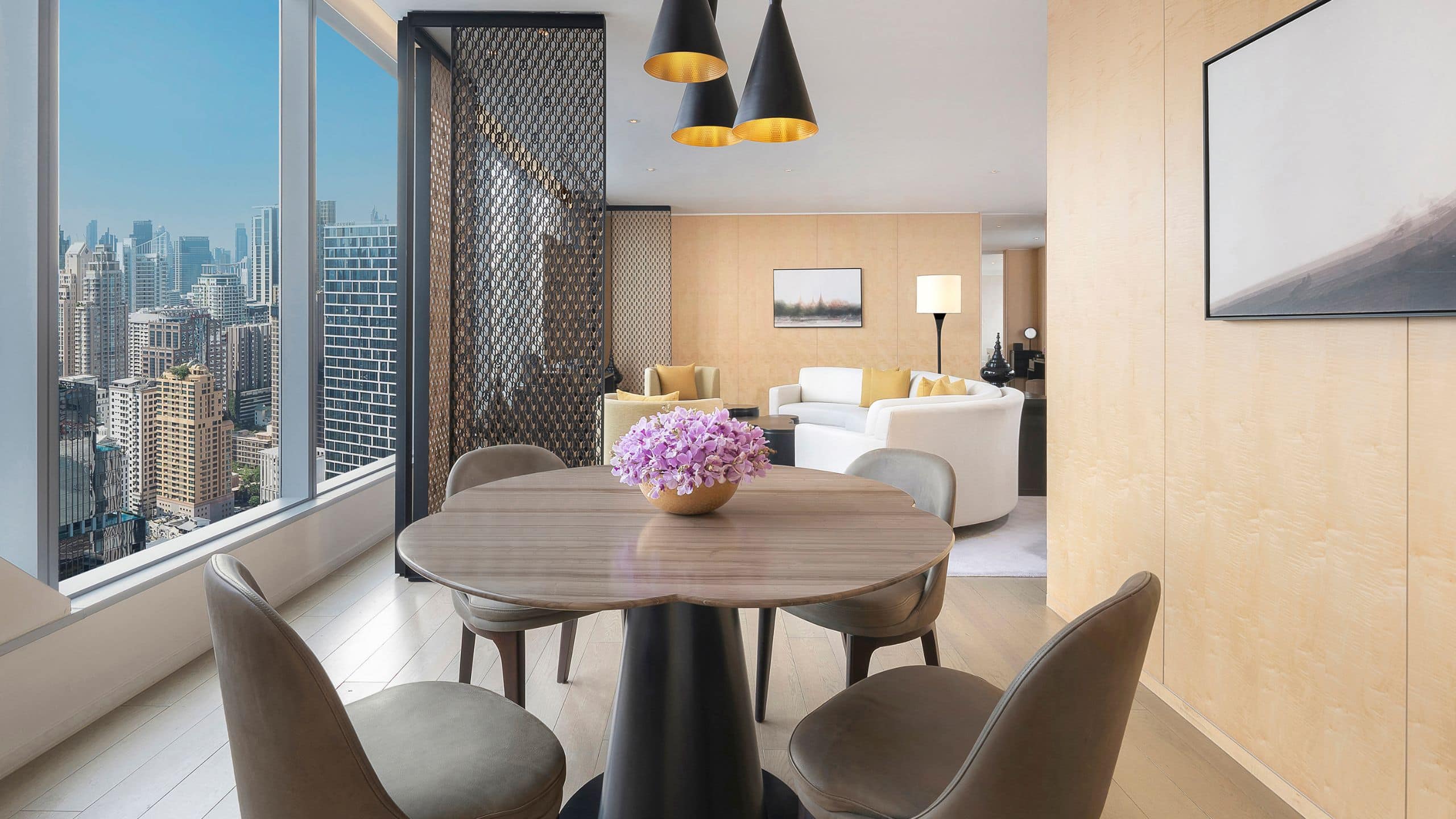 3 de 6 Park Hyatt Bangkok Diplomat Suite Living Area Middle Shot