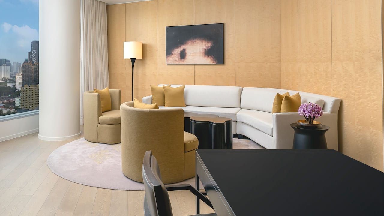 Park Deluxe Suite Living Room​