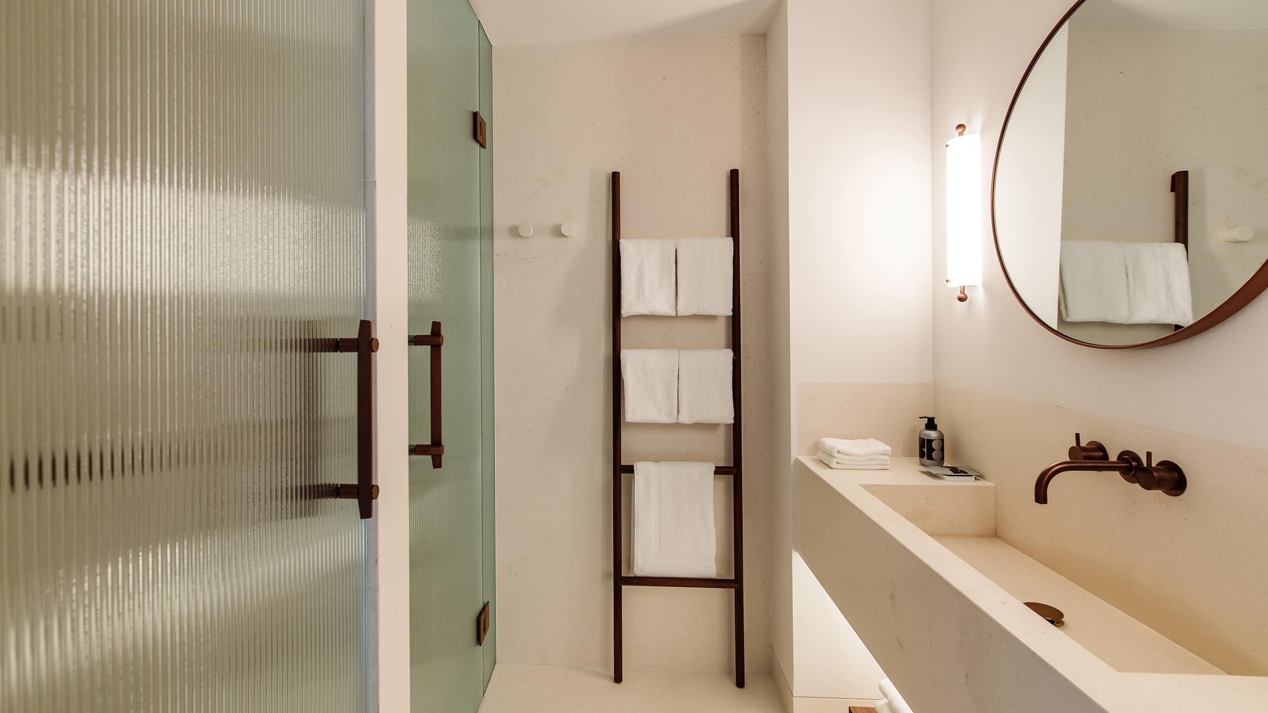 第 2，共 2 The Standard, Ibiza Supreme King Bathroom