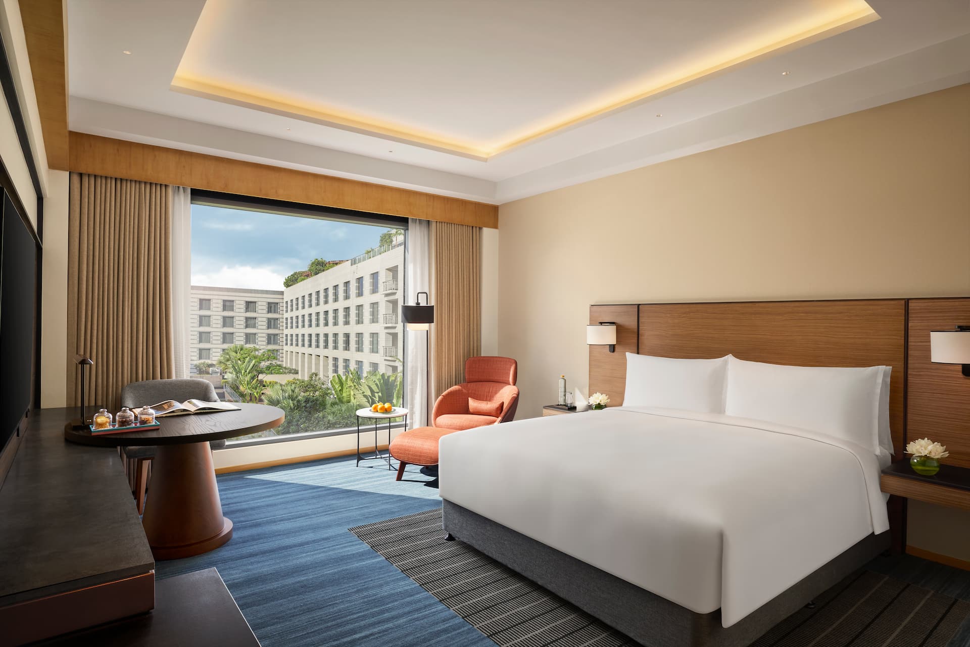 Grand Hyatt Mumbai Hotel & Residences Courtyard