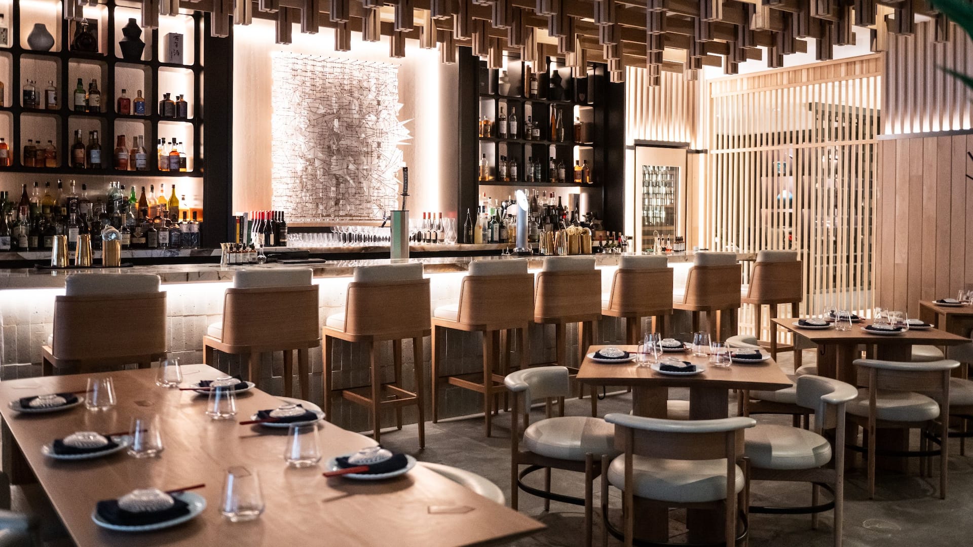 Grand Hyatt Vail Makoto Vail Main Bar and Dining Area