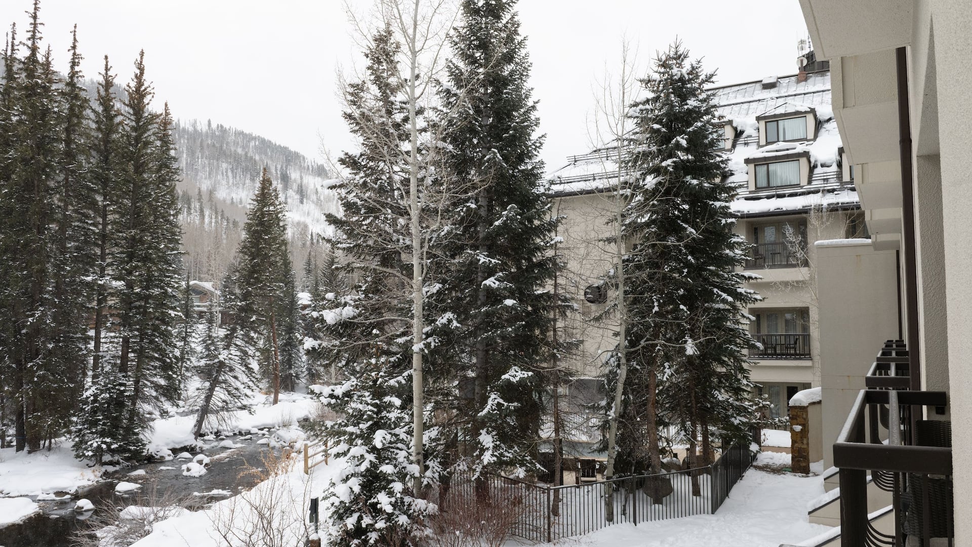 Grand Hyatt Vail Mountain View Executive Suite Snowy Balcony View