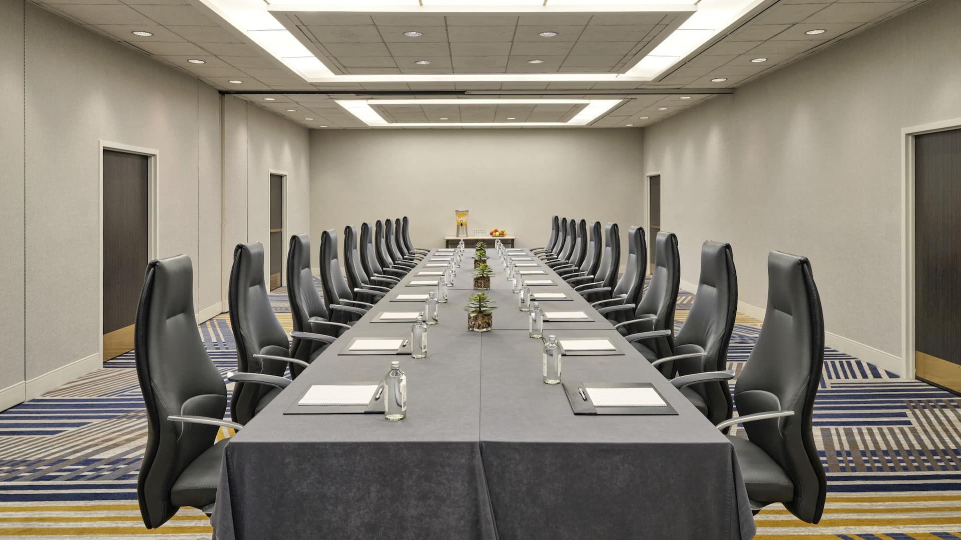 1 of 1 Hyatt Regency Phoenix Remington Meeting Room