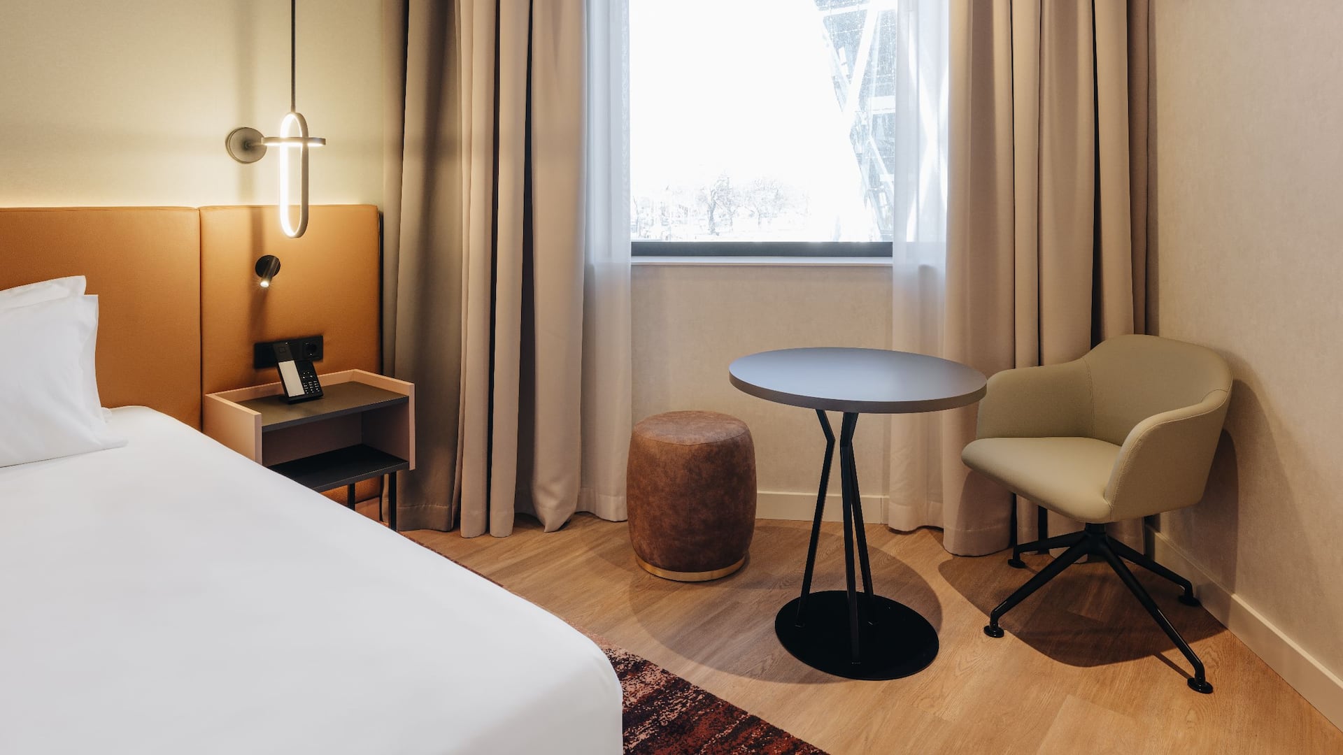 Hyatt Place Tallinn Guestroom Table With Chair