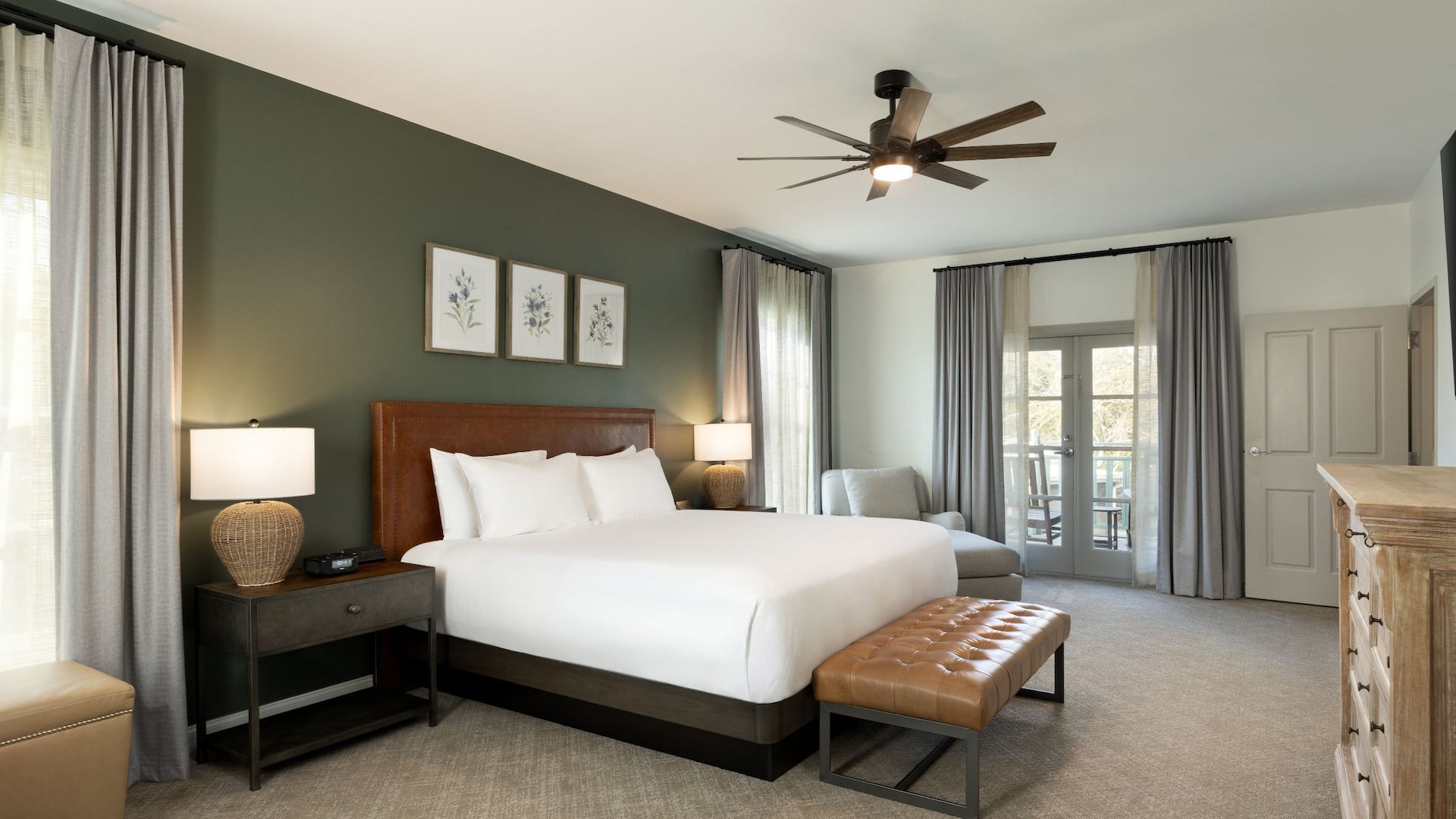 6 из 7 Hyatt Regency Hill Country Resort and Spa Sunday House Master Bedroom