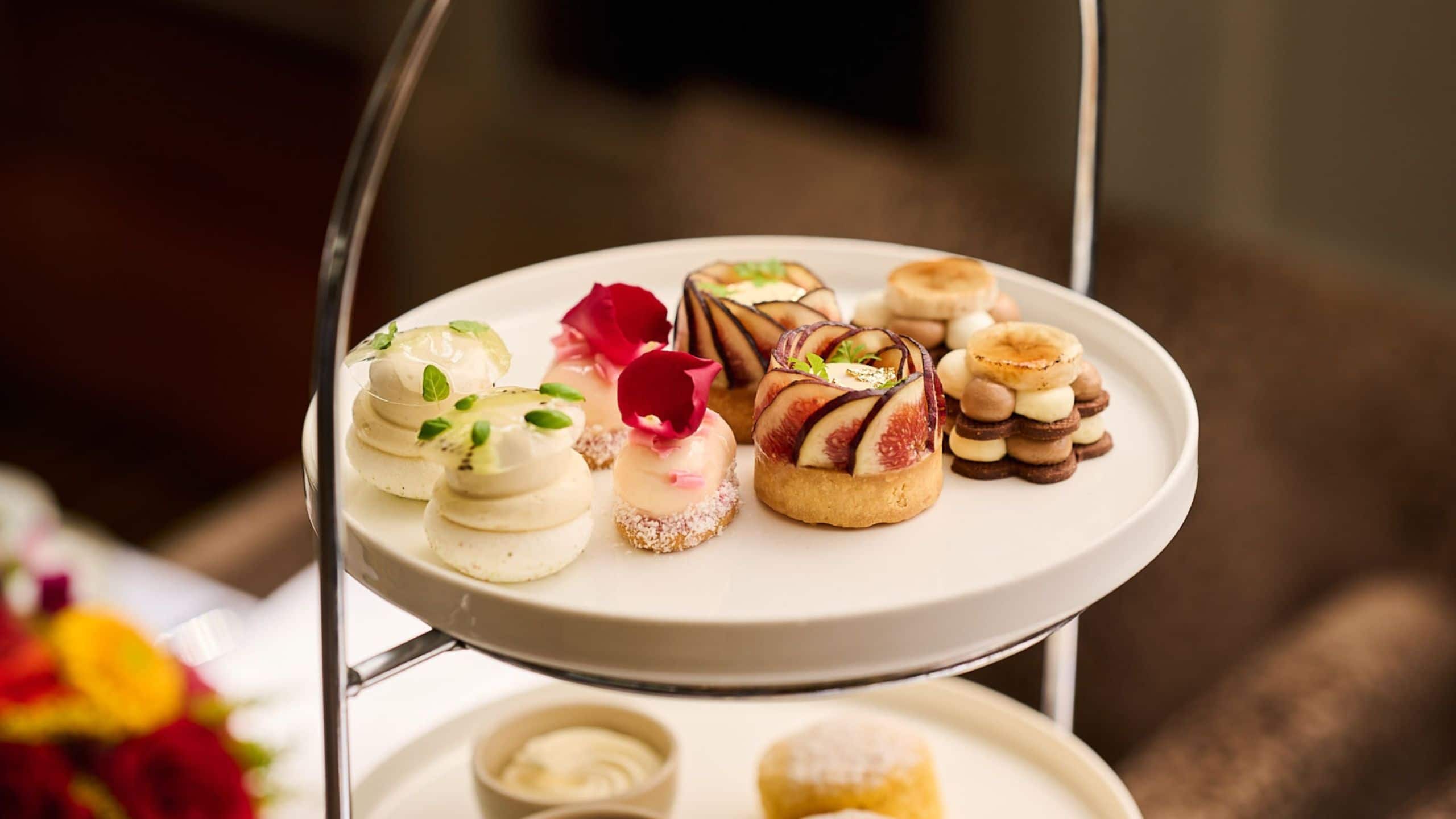 Hyatt Hotel Canberra - A Park Hyatt Hotel Tea Lounge Snack And Dessert Tower