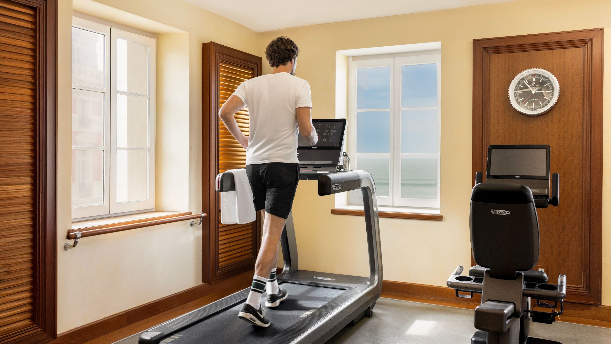 Hôtel du Palais Biarritz Guest Running On Treadmill