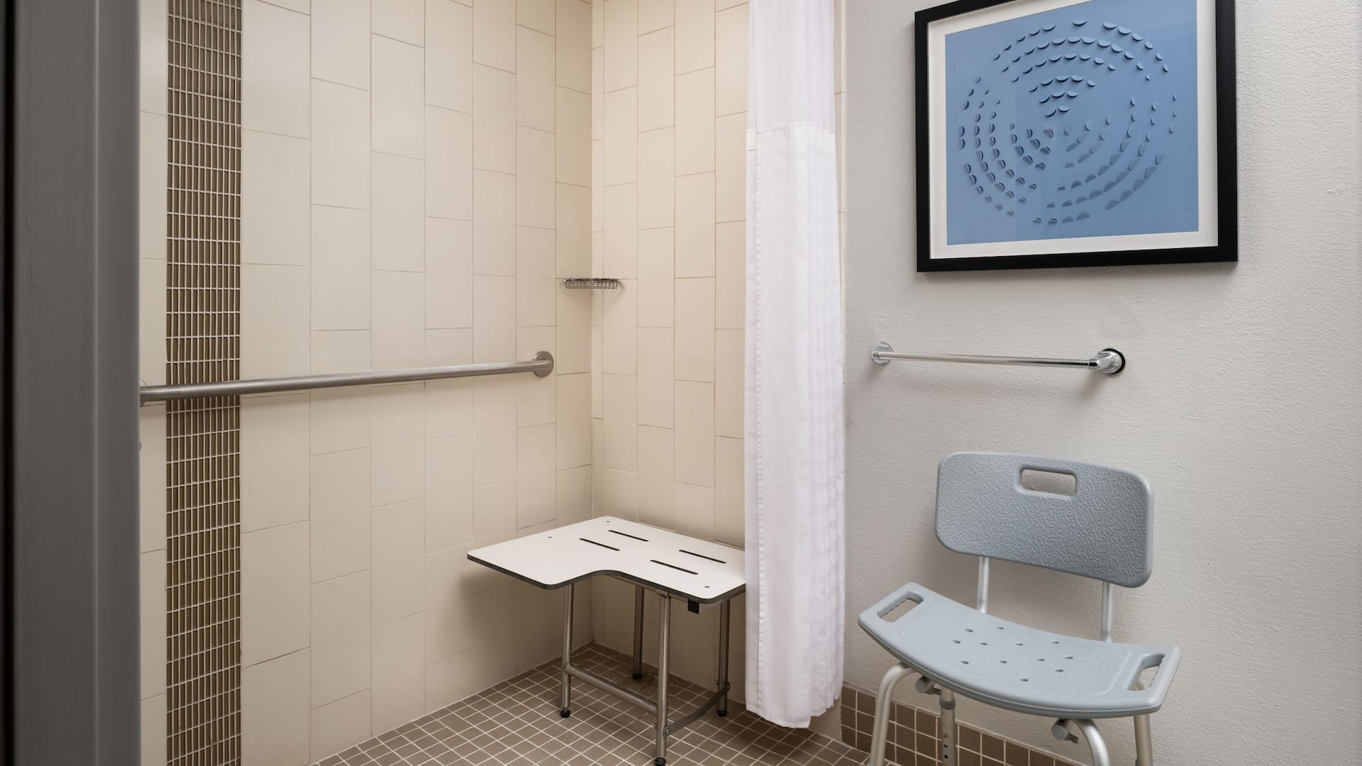 Hyatt Place Atlanta Airport-North Guest Roll In Shower