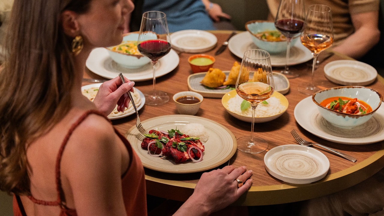 Mahika Family Dinner Table Setting Presentation