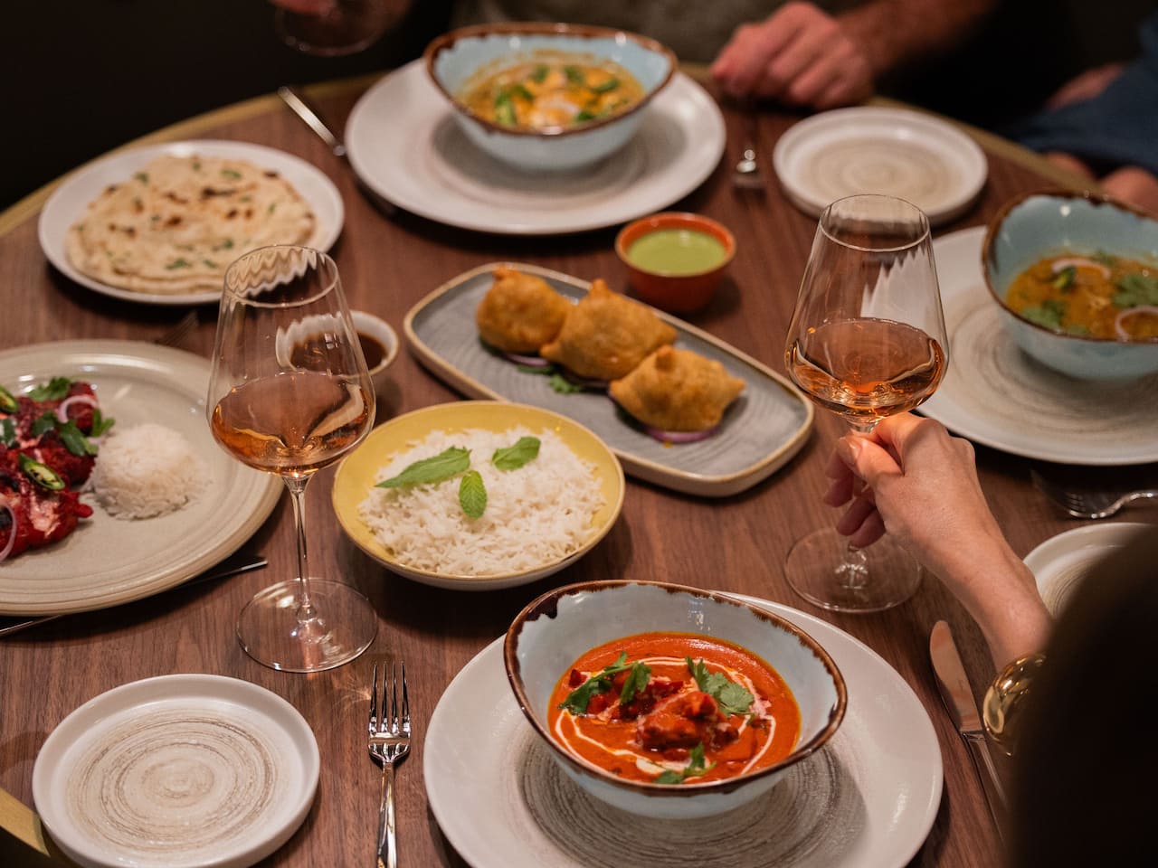 Mahika Family Dinner Table Setting