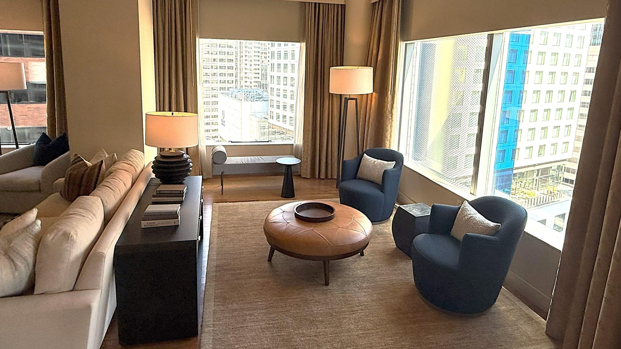 Hyatt at Olive 8 Presidential Sitting