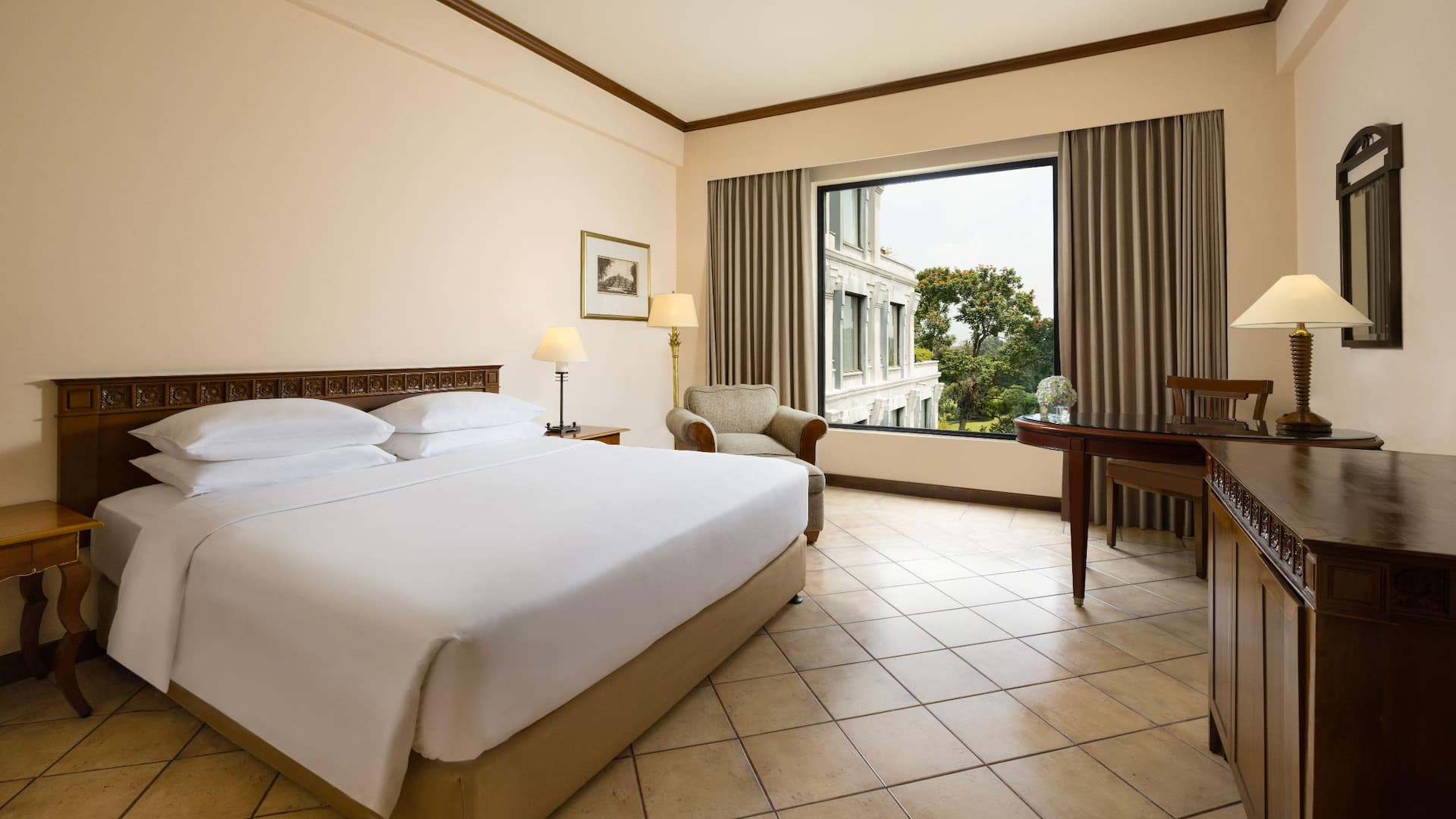 1/2 Hyatt Regency Yogyakarta Regency Club Room